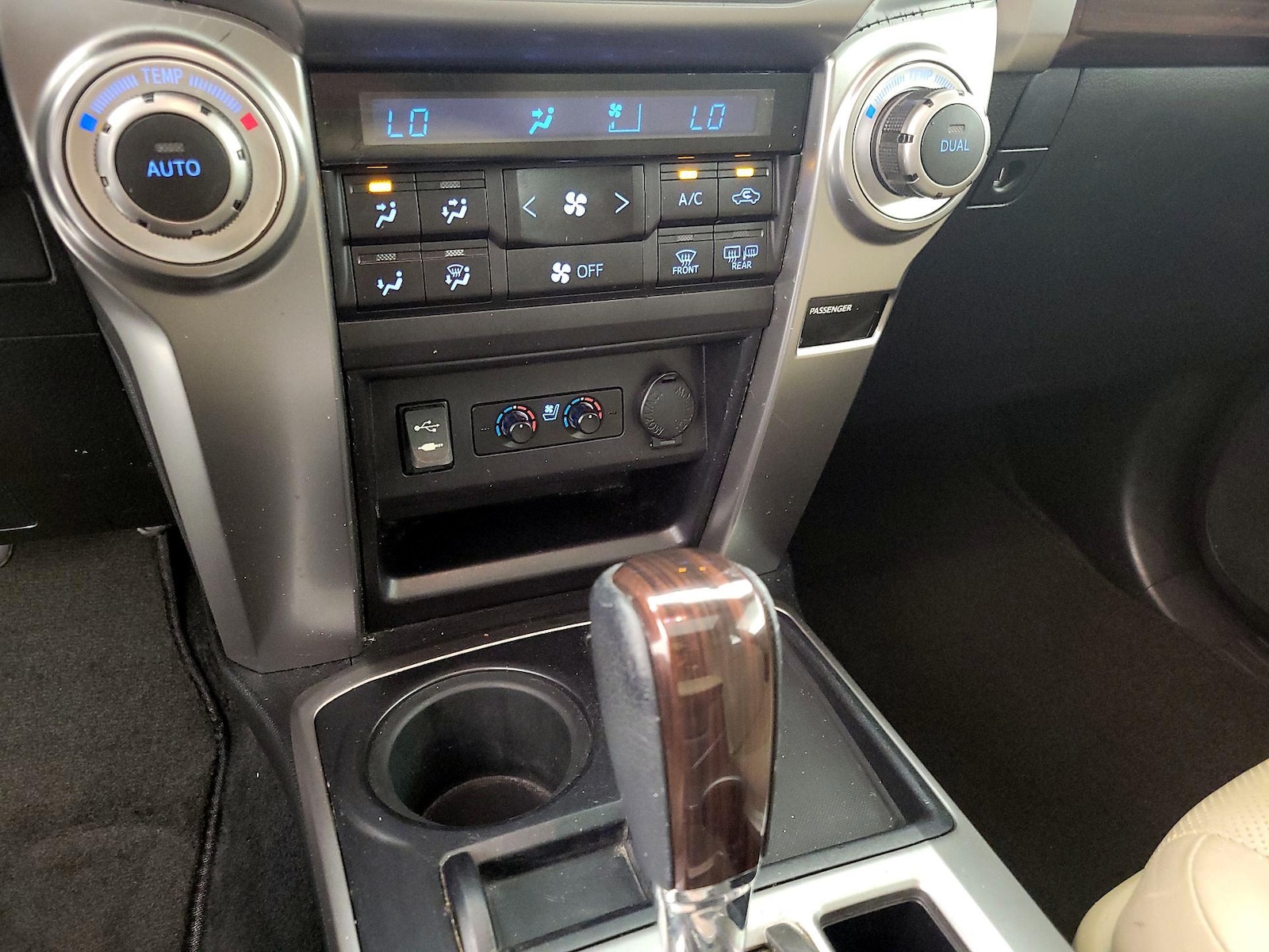 2014 Toyota 4Runner Limited - Photo 18