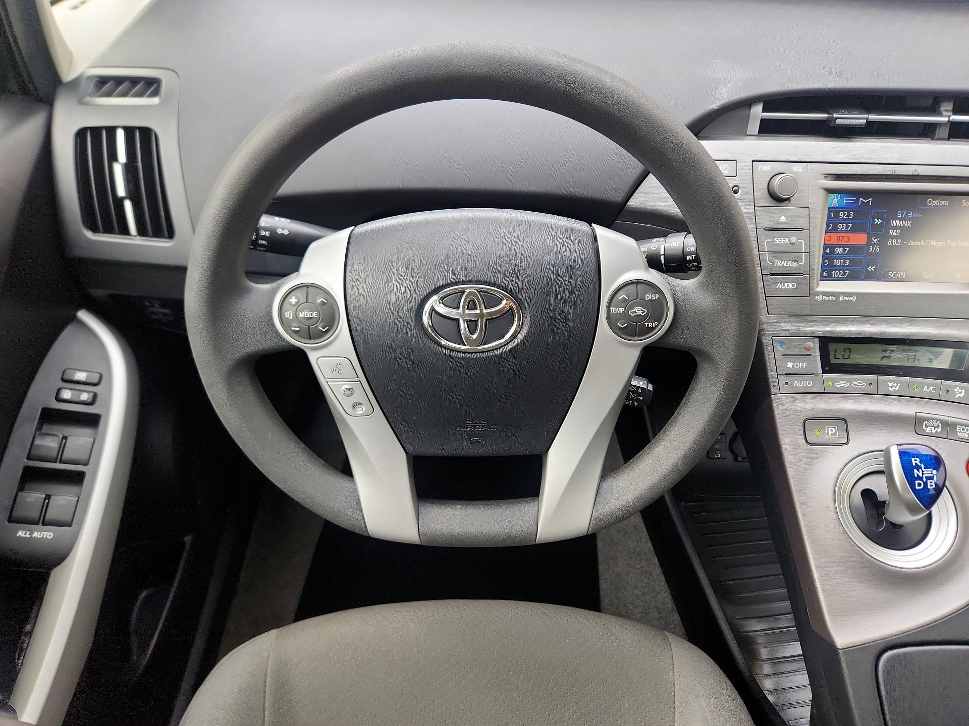 Thumbnail: 2014 Toyota Prius - 10
