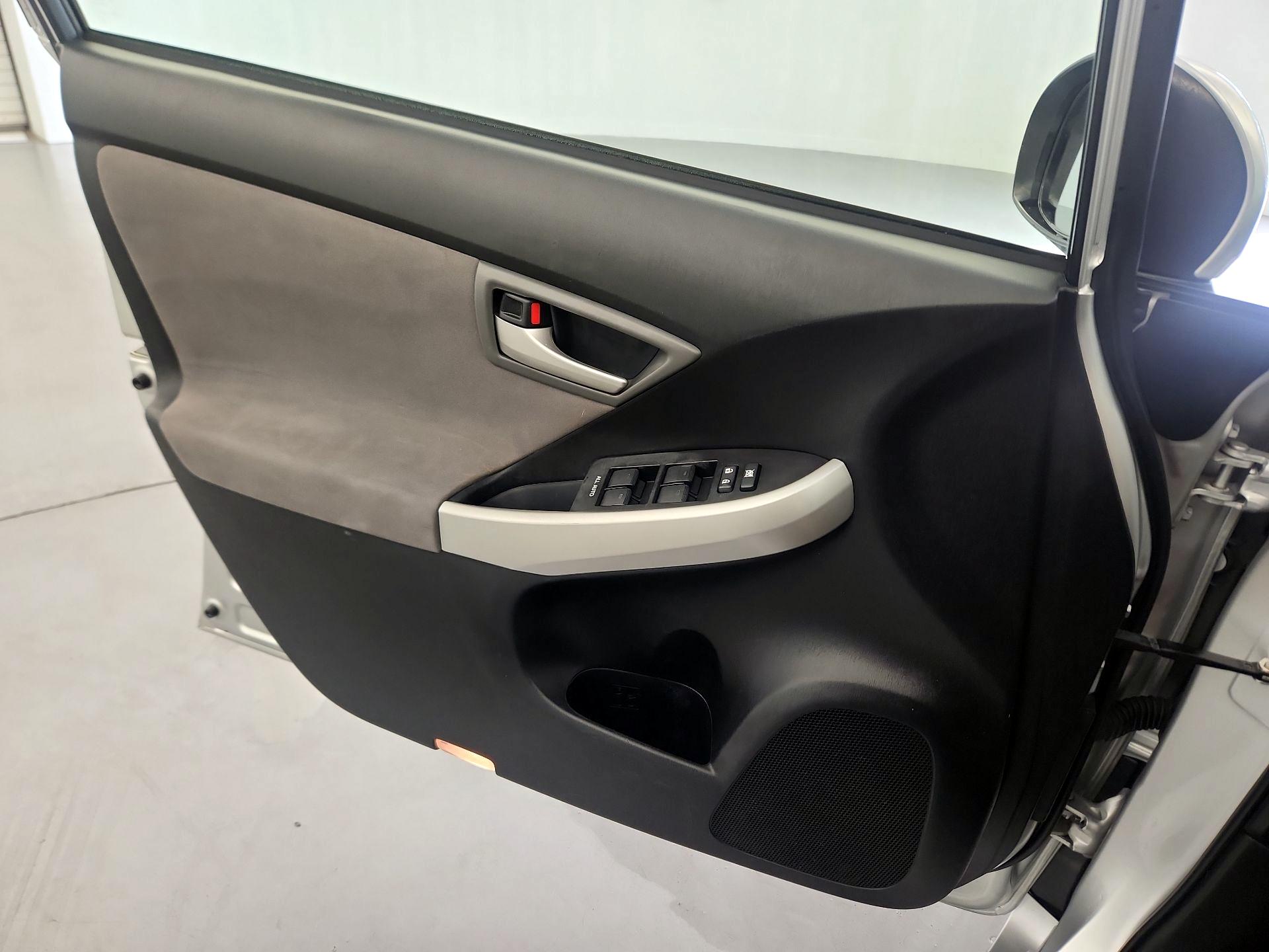 Thumbnail: 2014 Toyota Prius - 12