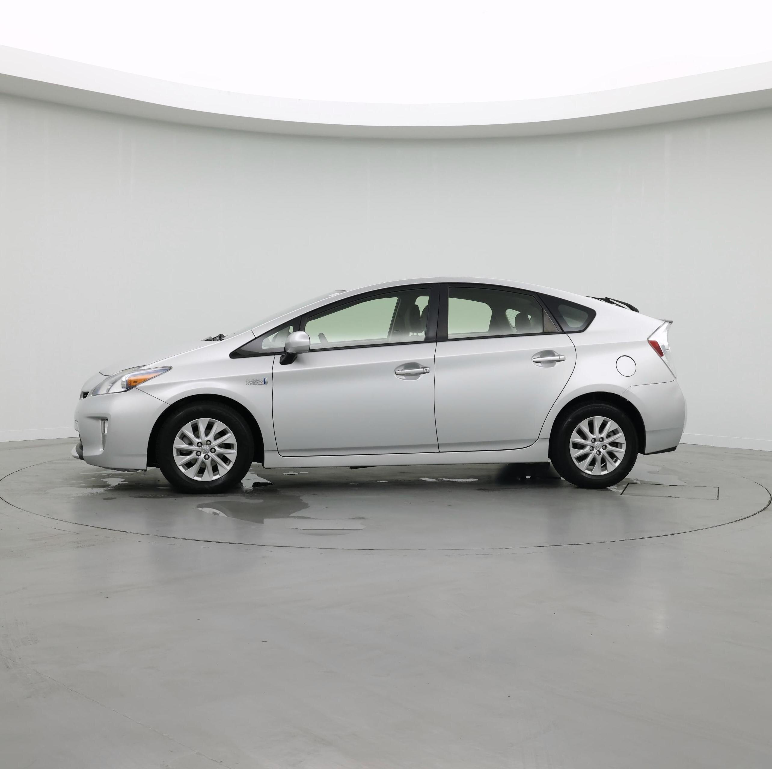 Thumbnail: 2014 Toyota Prius - 3