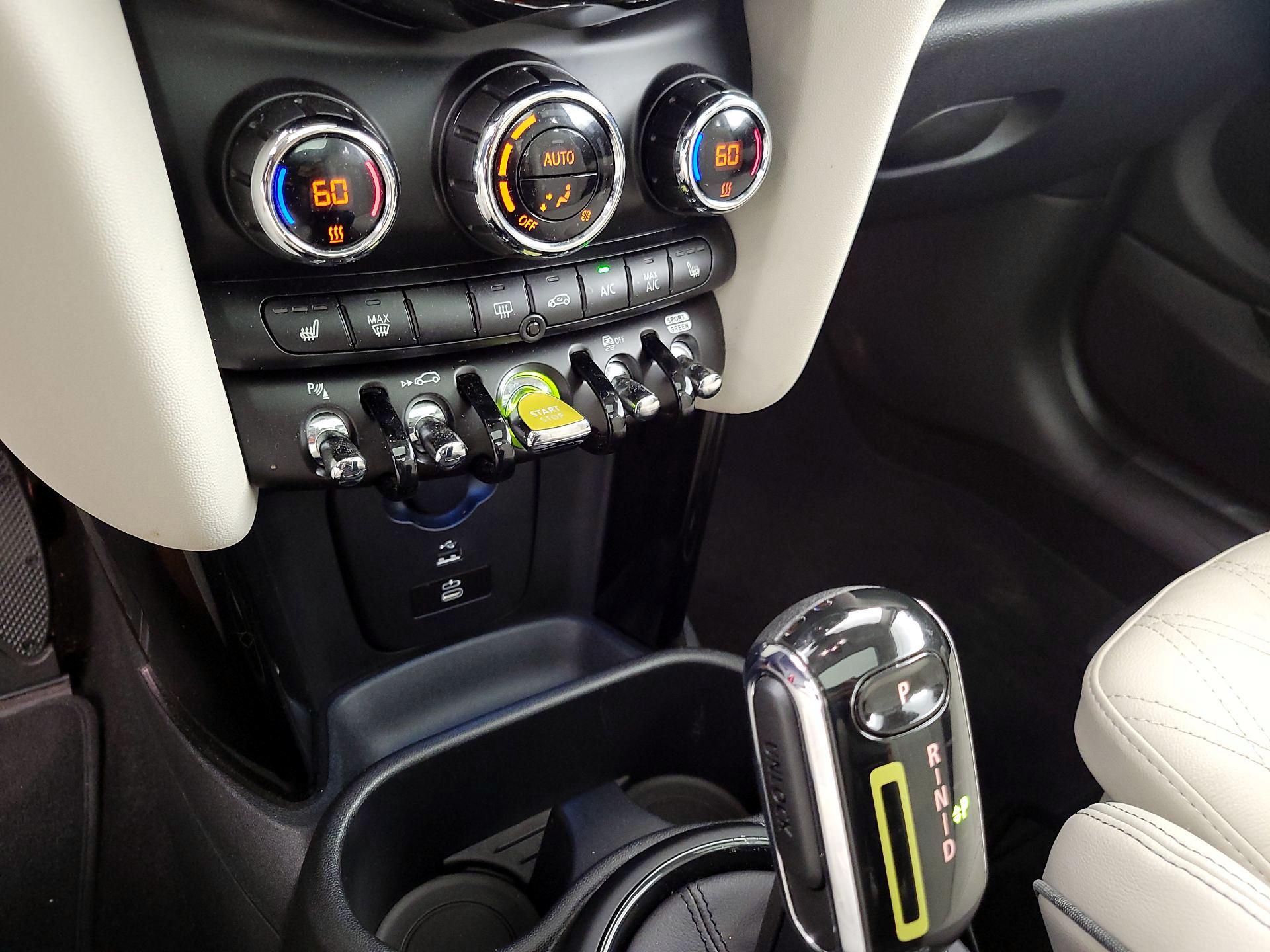 Thumbnail: 2023 MINI Cooper Hardtop - 17