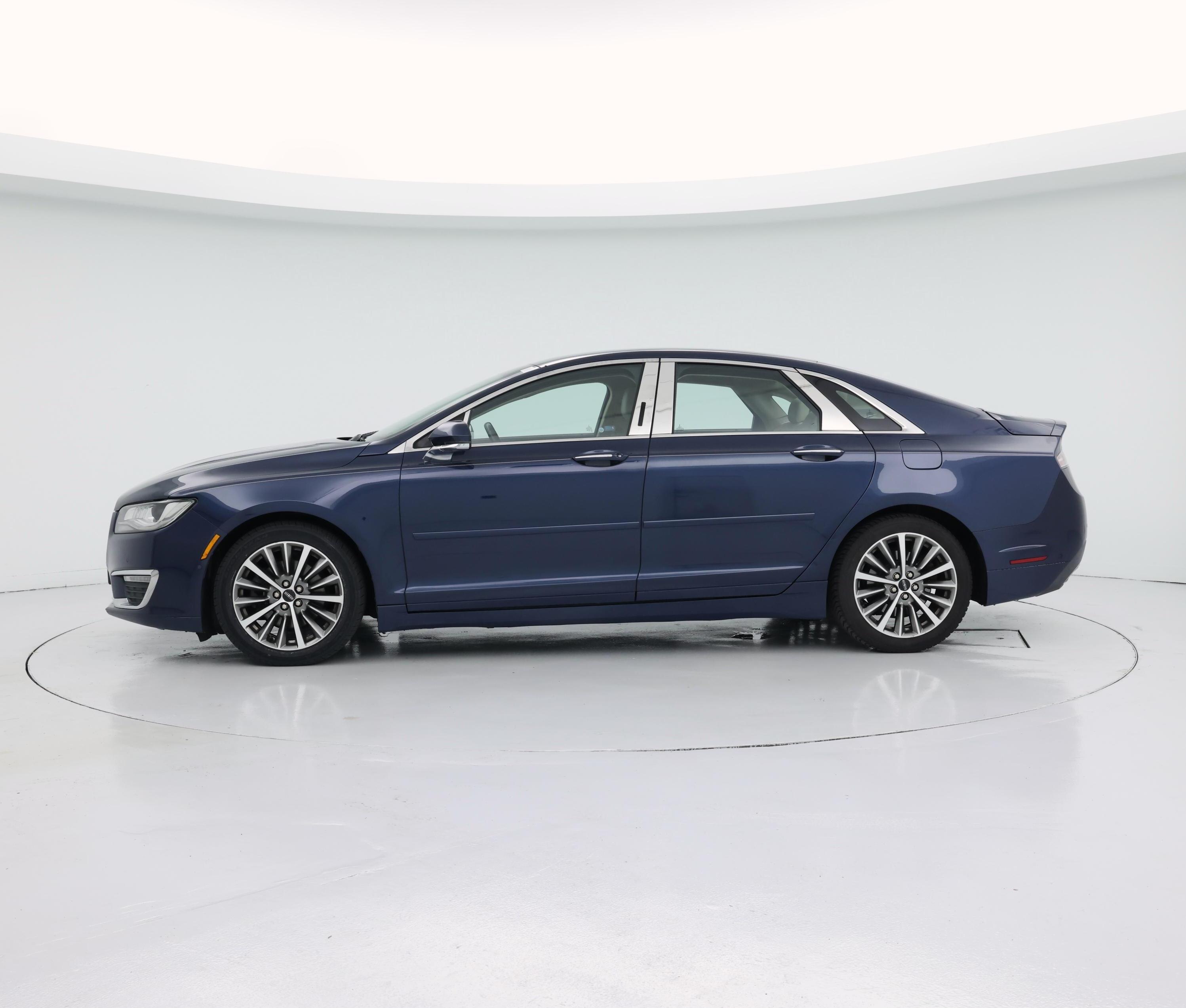 Thumbnail: 2017 Lincoln MKZ - 3