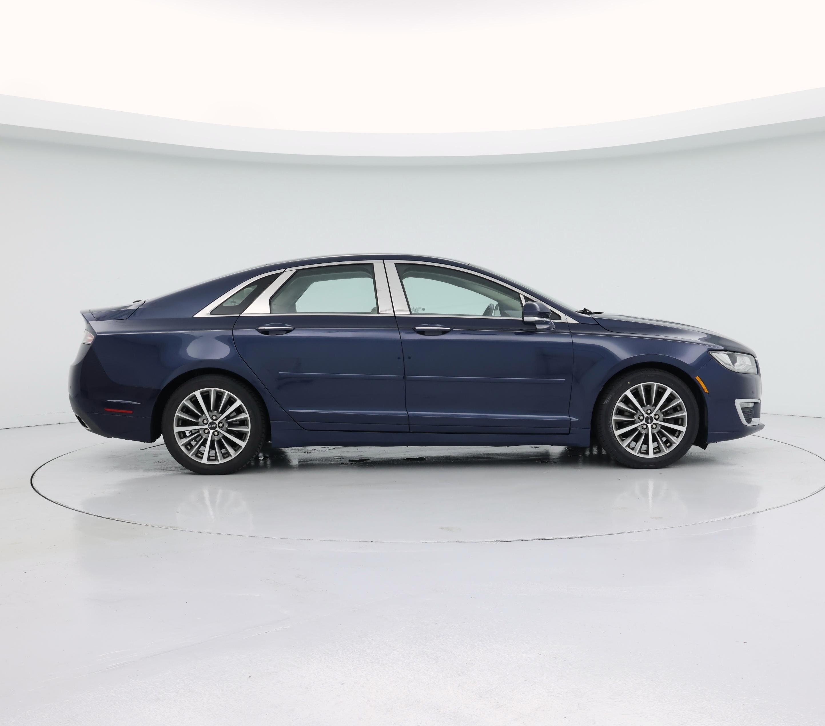 Thumbnail: 2017 Lincoln MKZ - 7