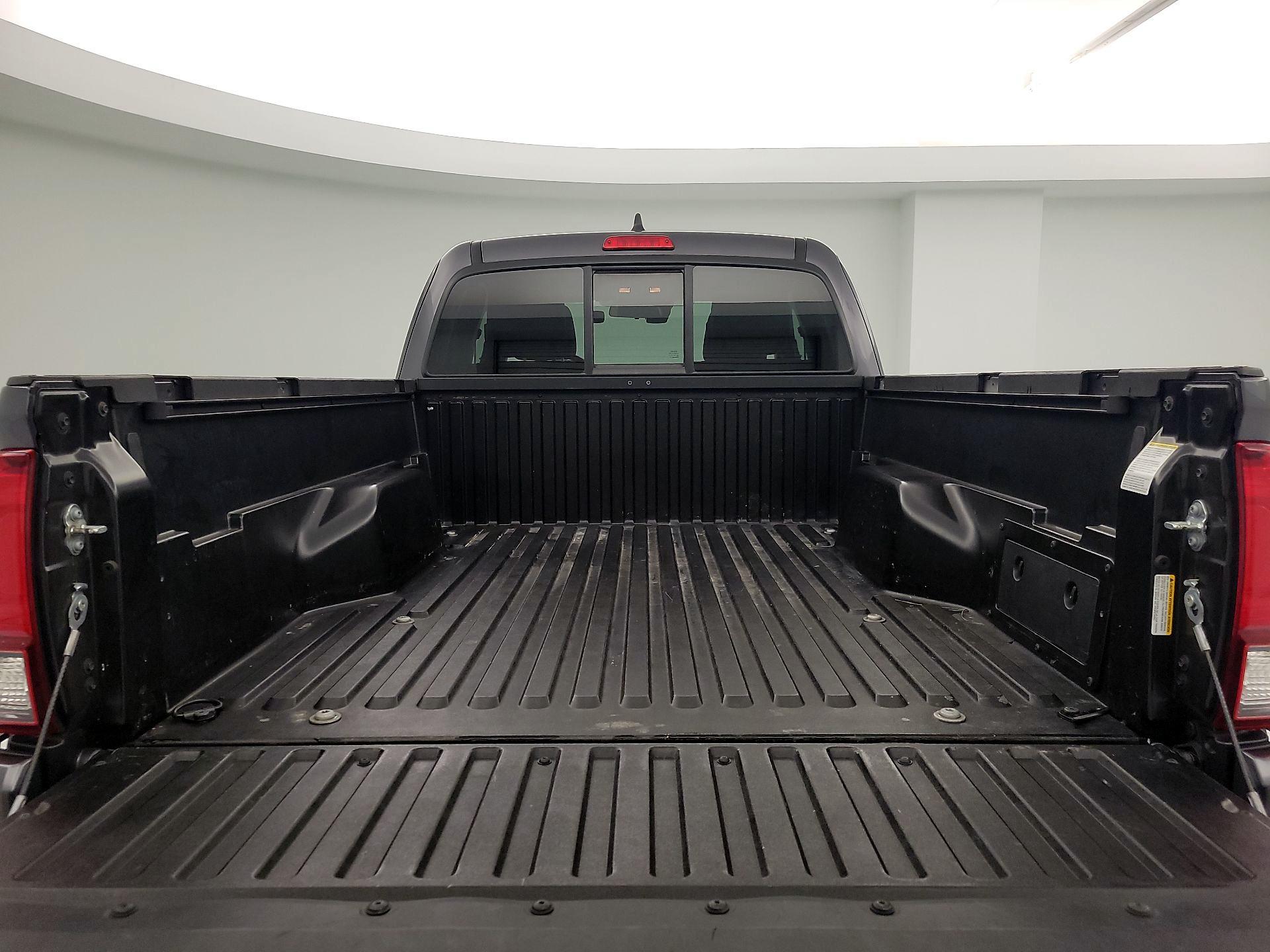 Thumbnail: 2022 Toyota Tacoma - 20