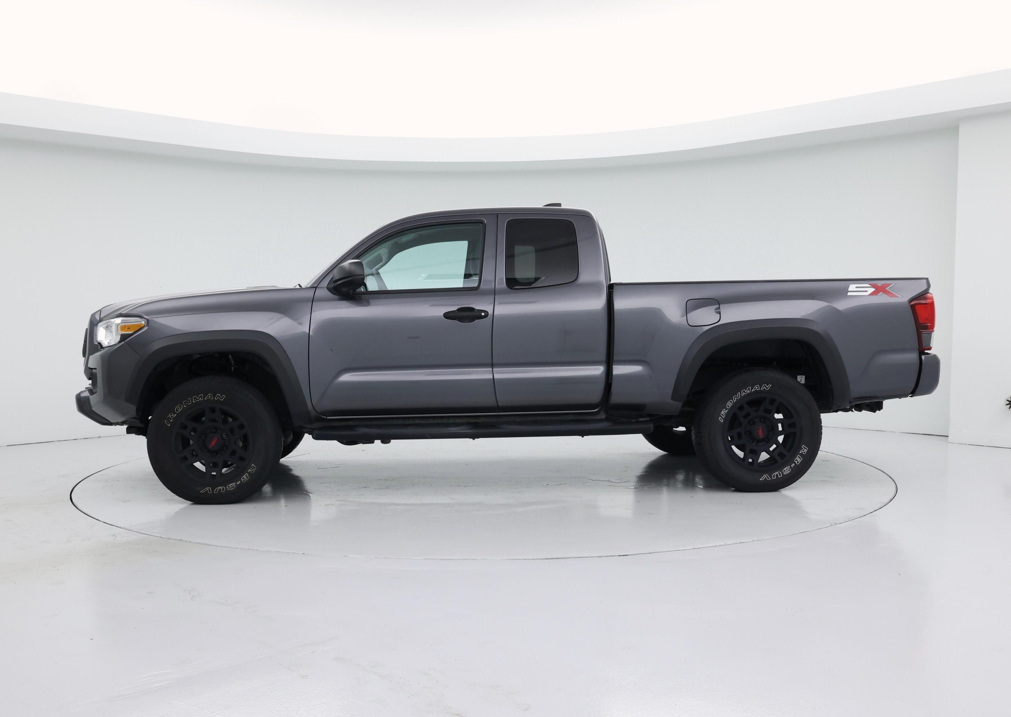 Thumbnail: 2022 Toyota Tacoma - 3