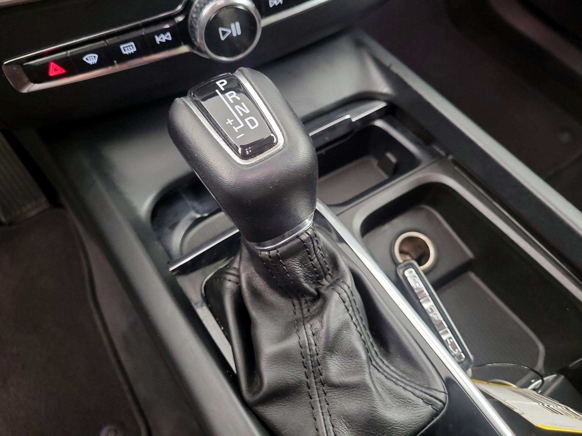 Thumbnail: 2019 Volvo XC60 - 15