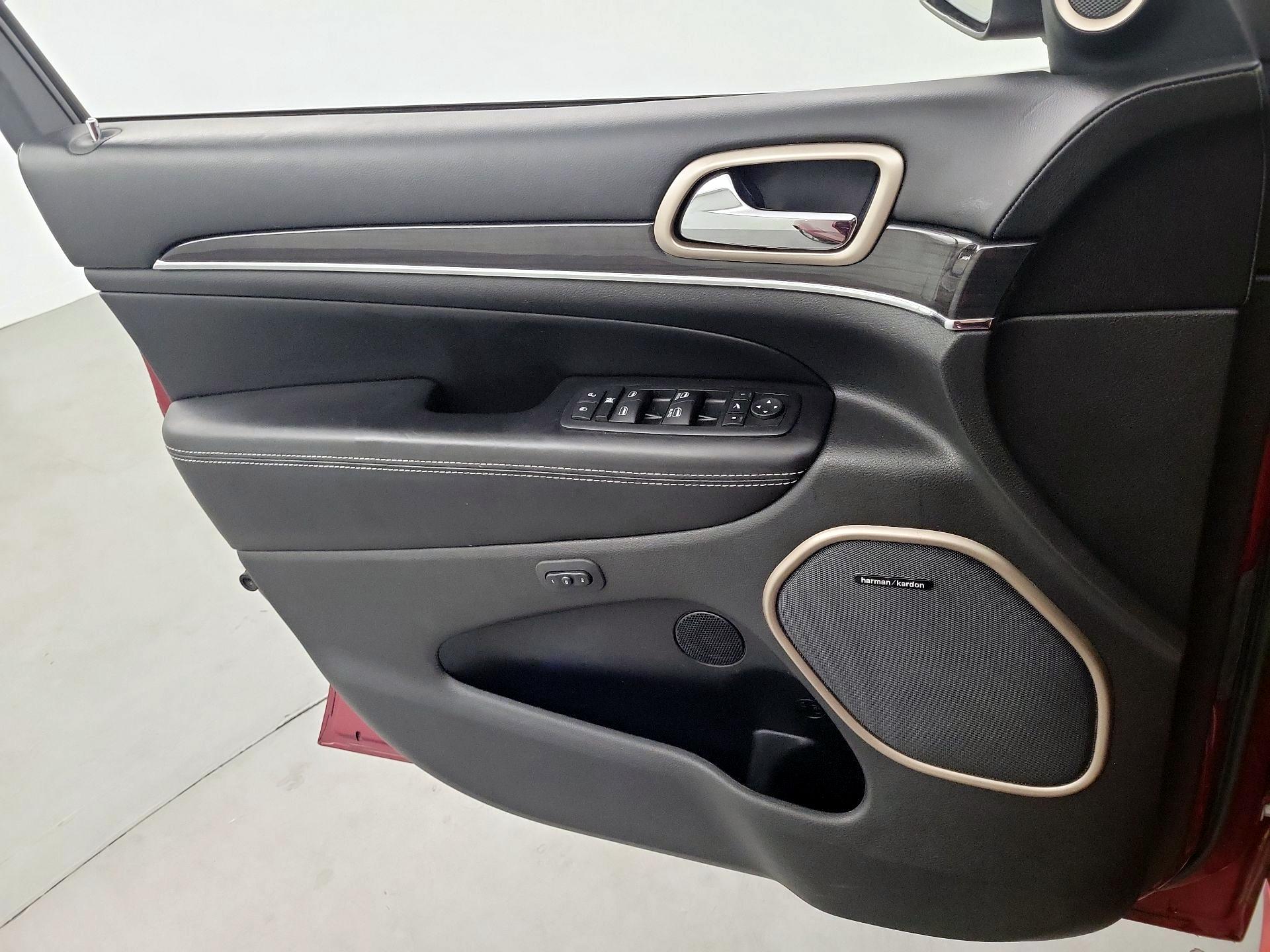 Thumbnail: 2015 Jeep Grand Cherokee - 12