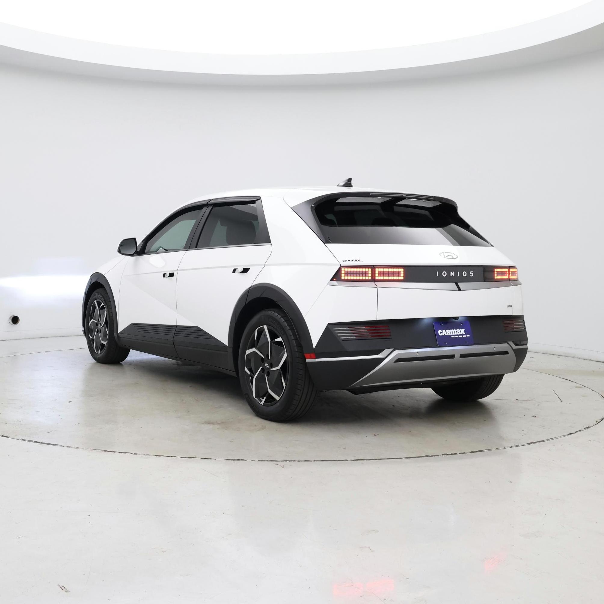 Thumbnail: 2023 Hyundai Ioniq 5 - 2
