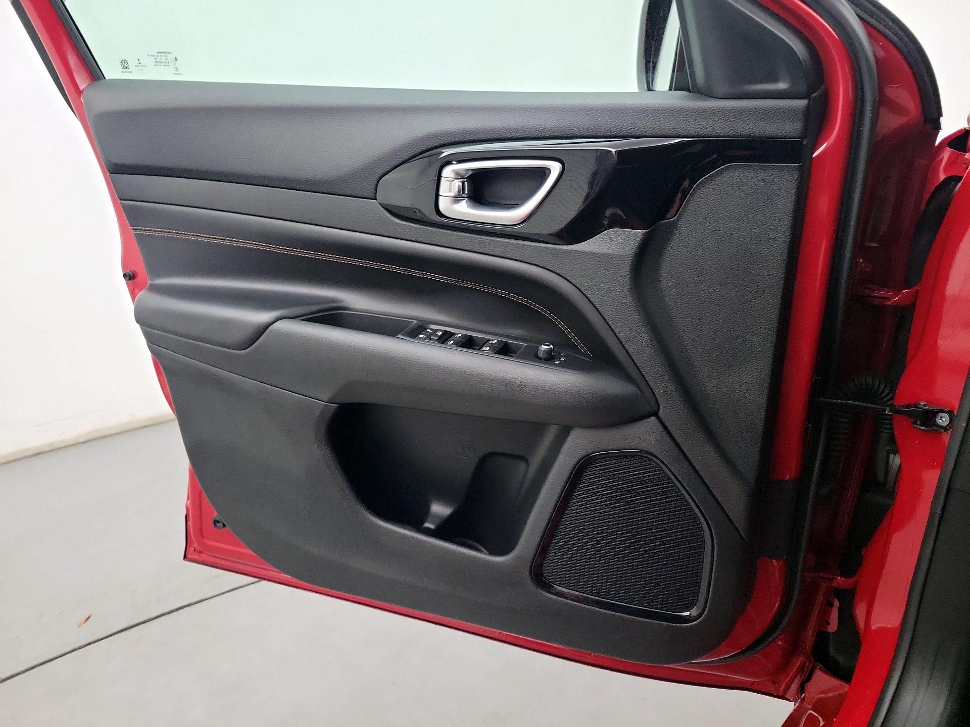 Thumbnail: 2022 Jeep Compass - 12