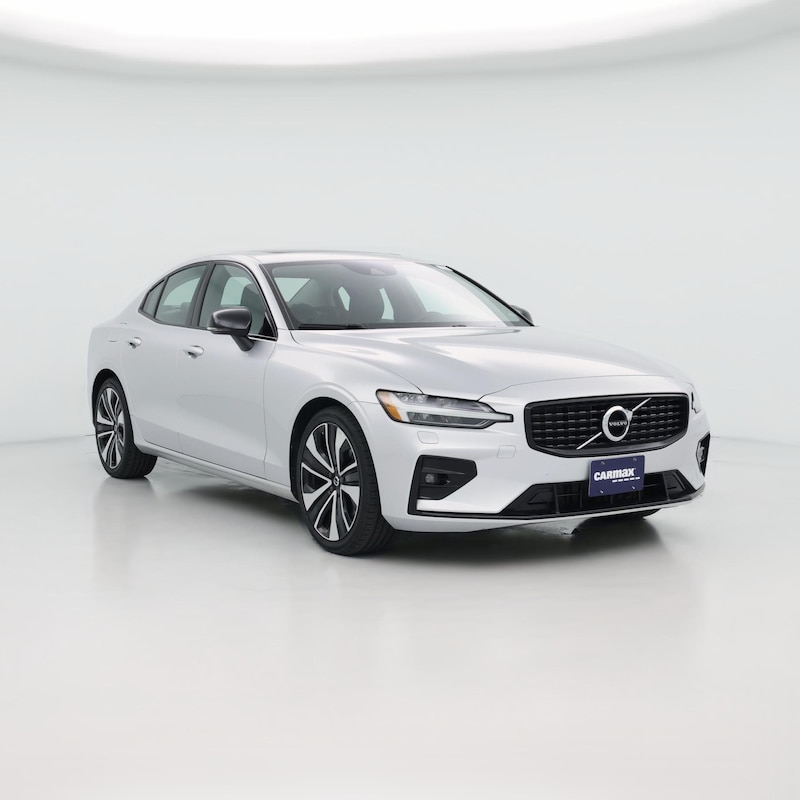2022 Volvo S60 B5 Momentum