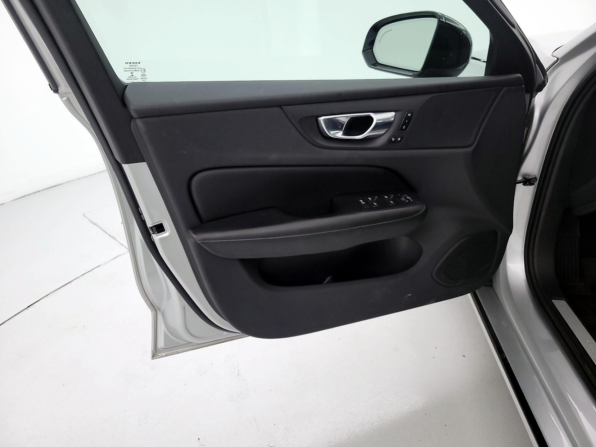 Thumbnail: 2022 Volvo S60 - 12