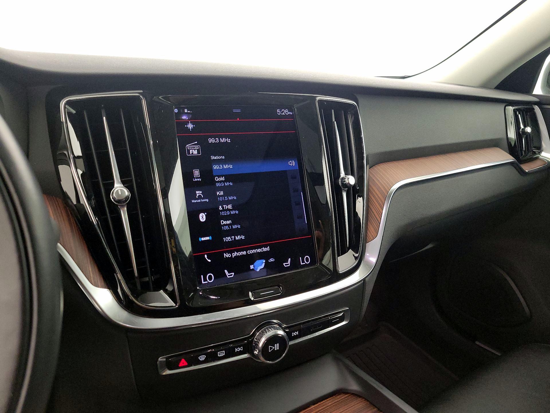 Thumbnail: 2022 Volvo S60 - 16