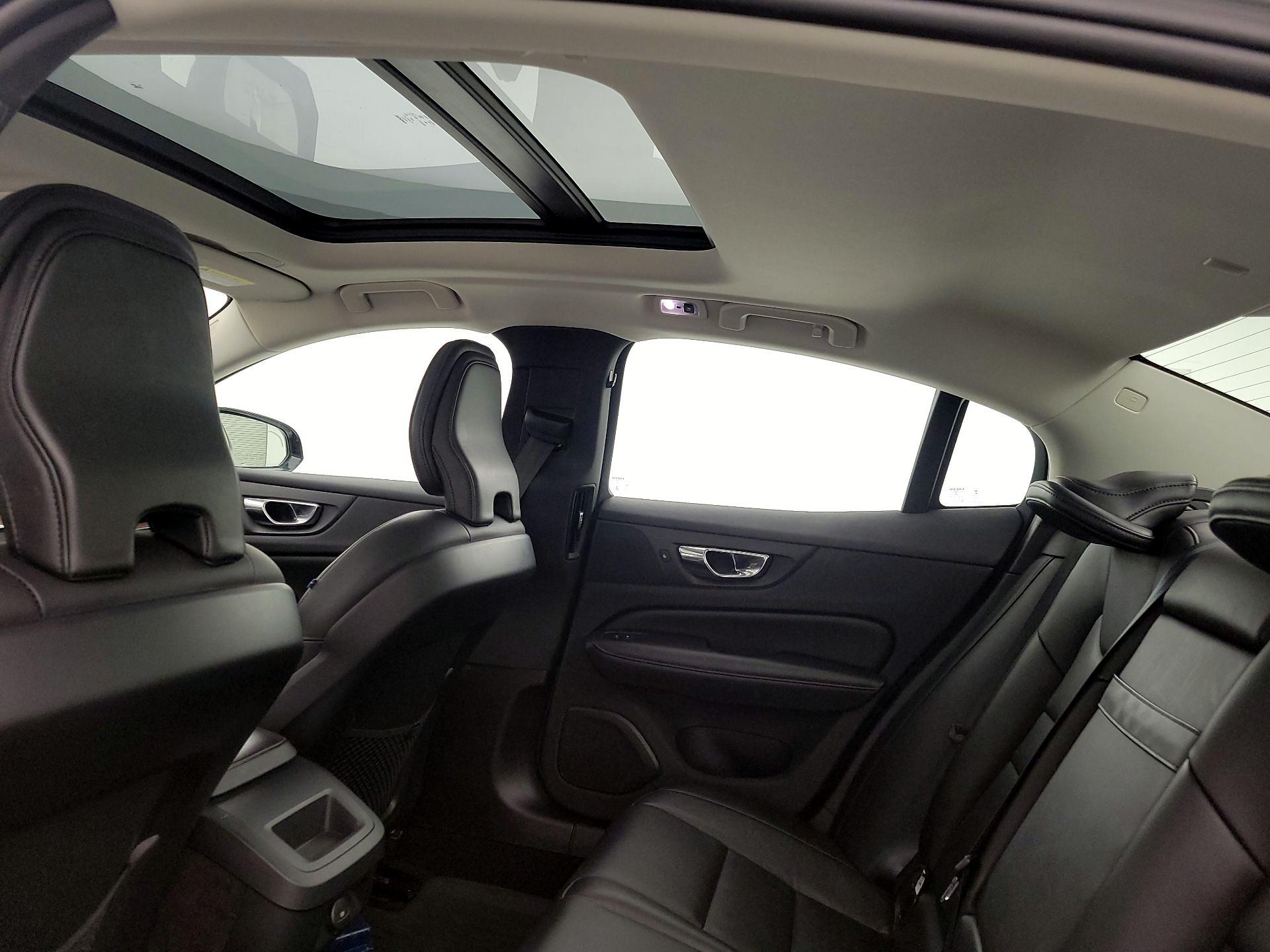 Thumbnail: 2022 Volvo S60 - 20