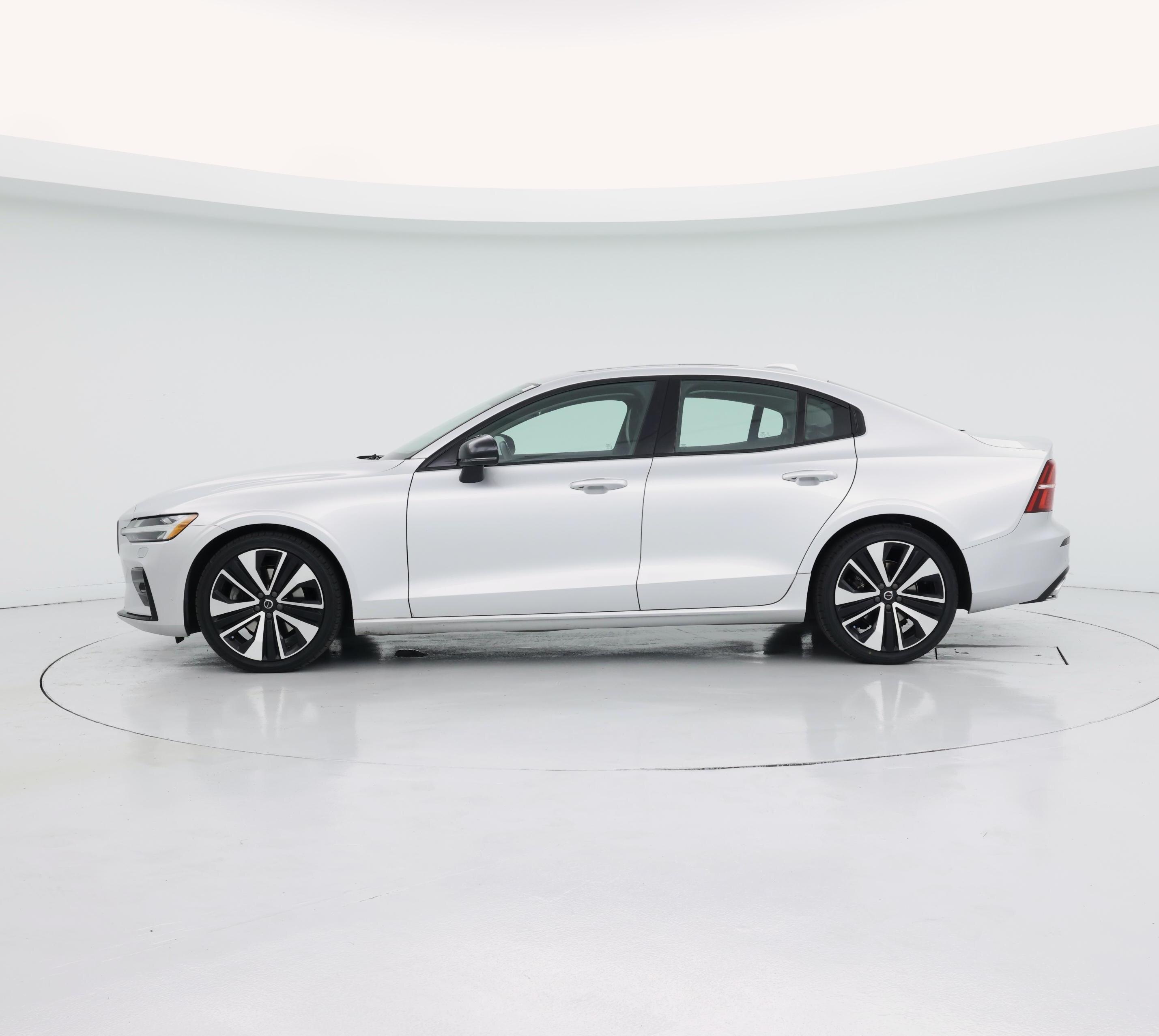 Thumbnail: 2022 Volvo S60 - 3