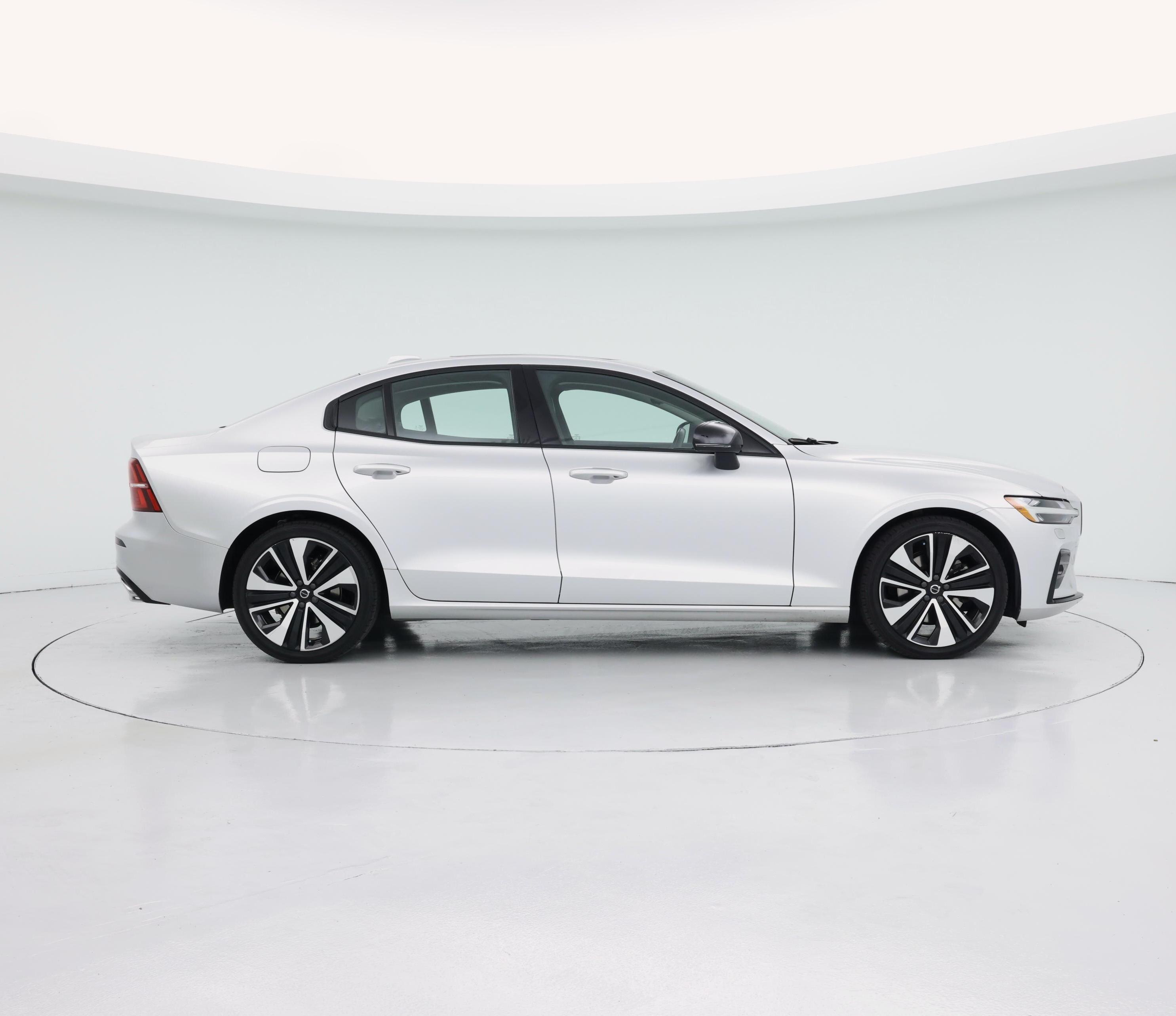 Thumbnail: 2022 Volvo S60 - 7