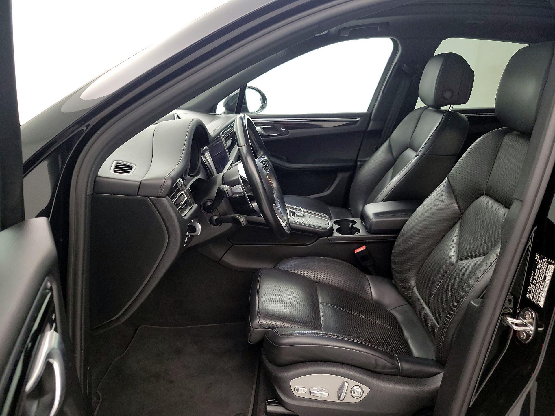 Thumbnail: 2020 Porsche Macan - 11