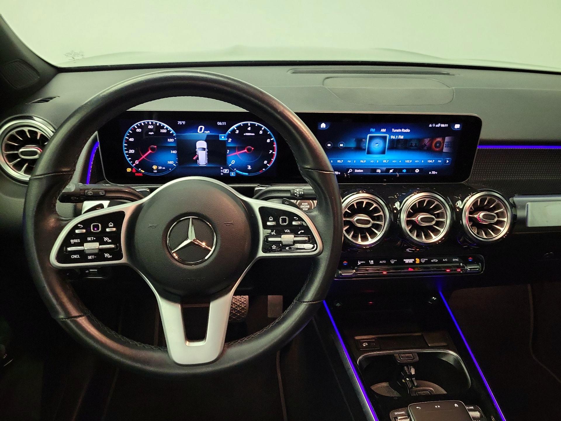 Thumbnail: 2021 Mercedes-Benz GLB - 10