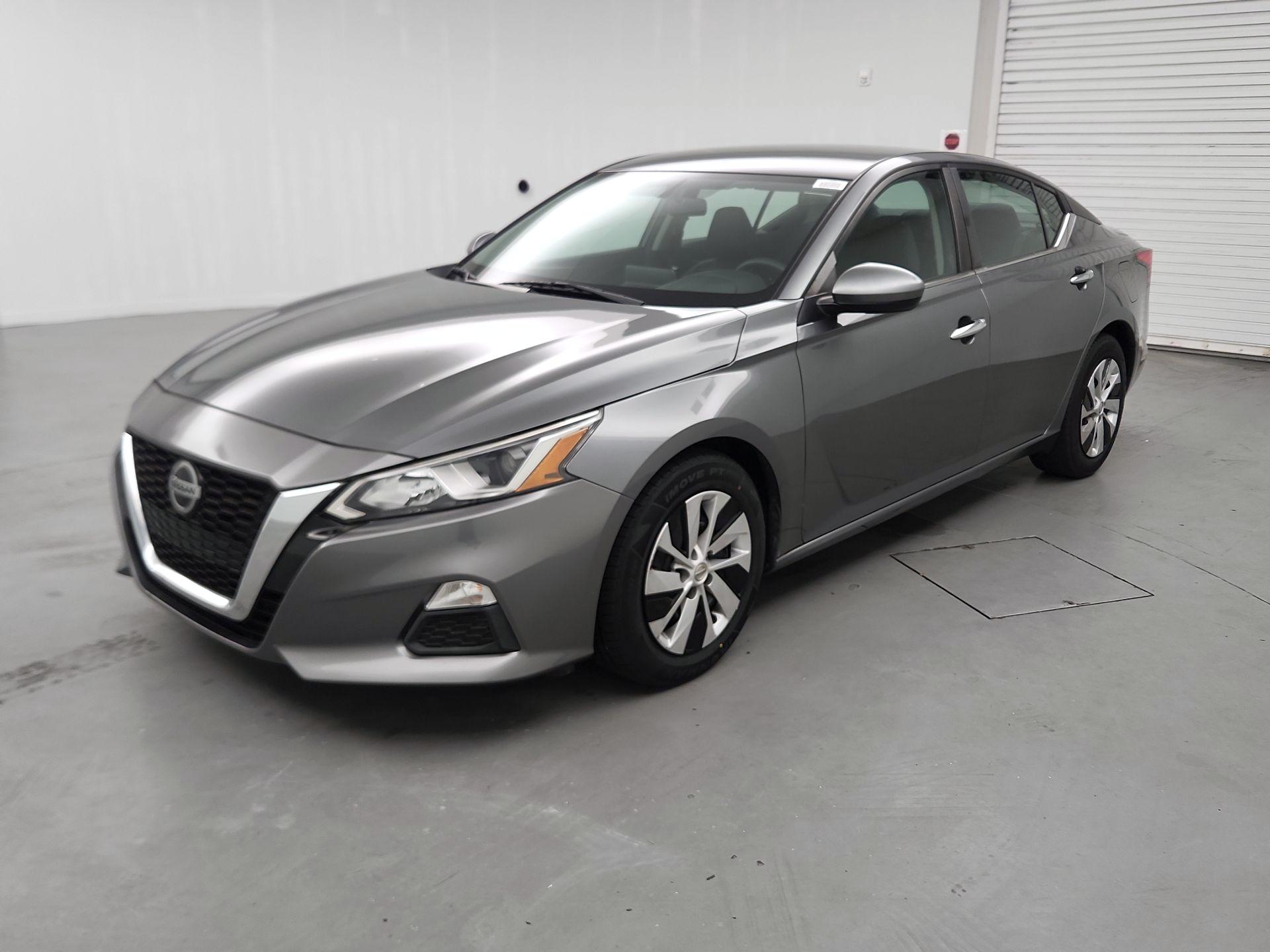 Thumbnail: 2019 Nissan Altima - 3