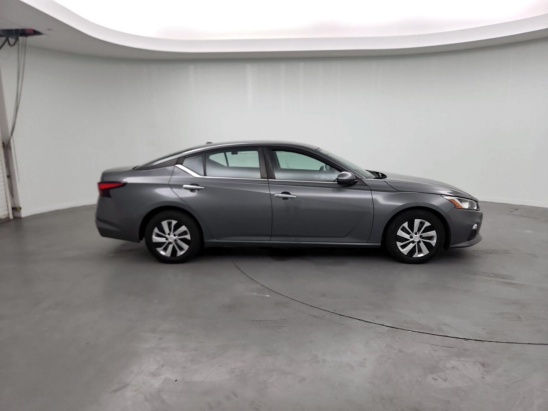 Thumbnail: 2019 Nissan Altima - 4