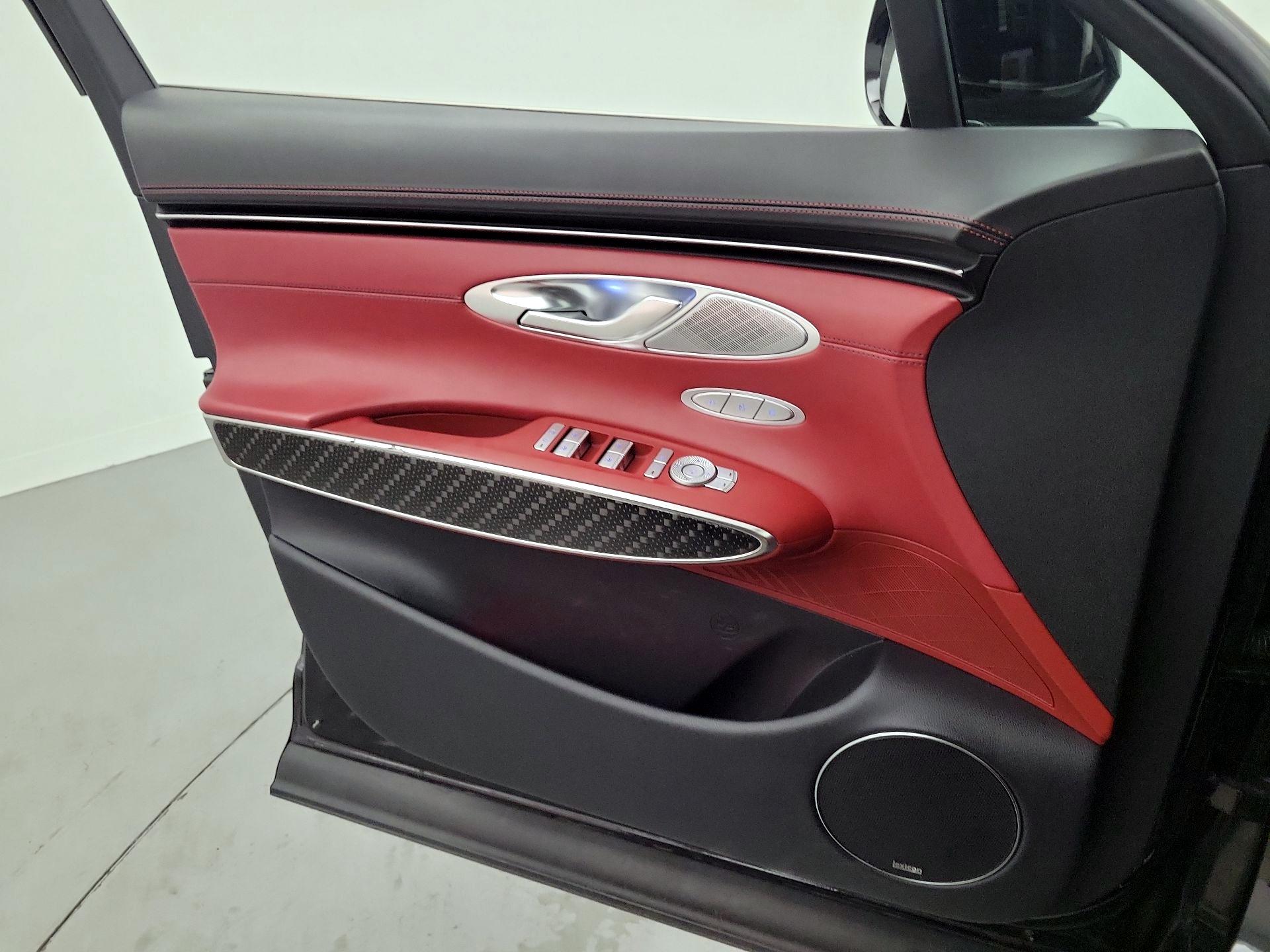 Thumbnail: 2022 Genesis GV70 - 10