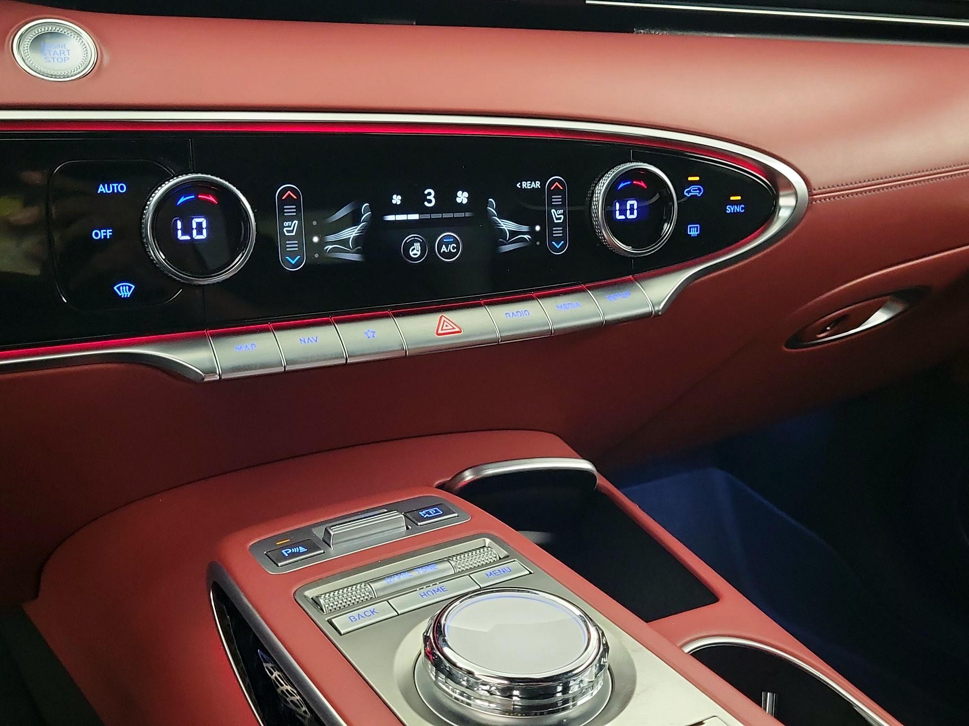 Thumbnail: 2022 Genesis GV70 - 15