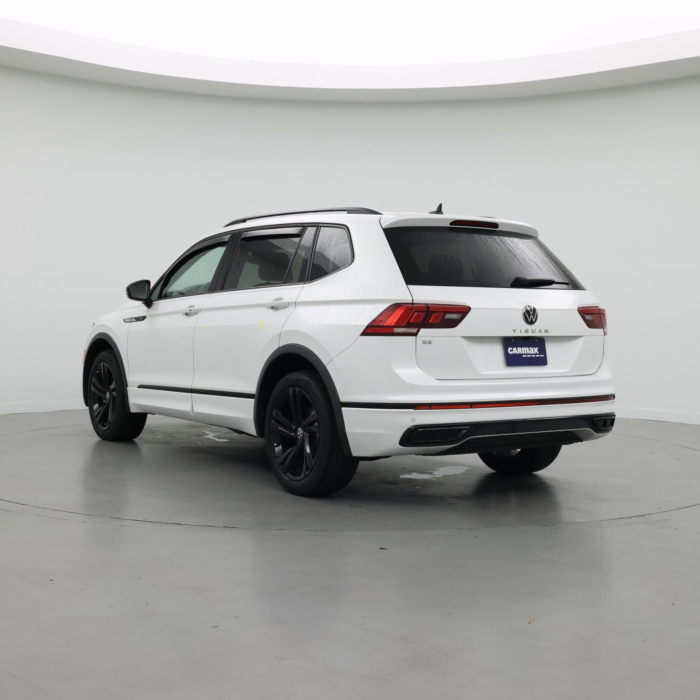 Thumbnail: 2023 Volkswagen Tiguan - 2
