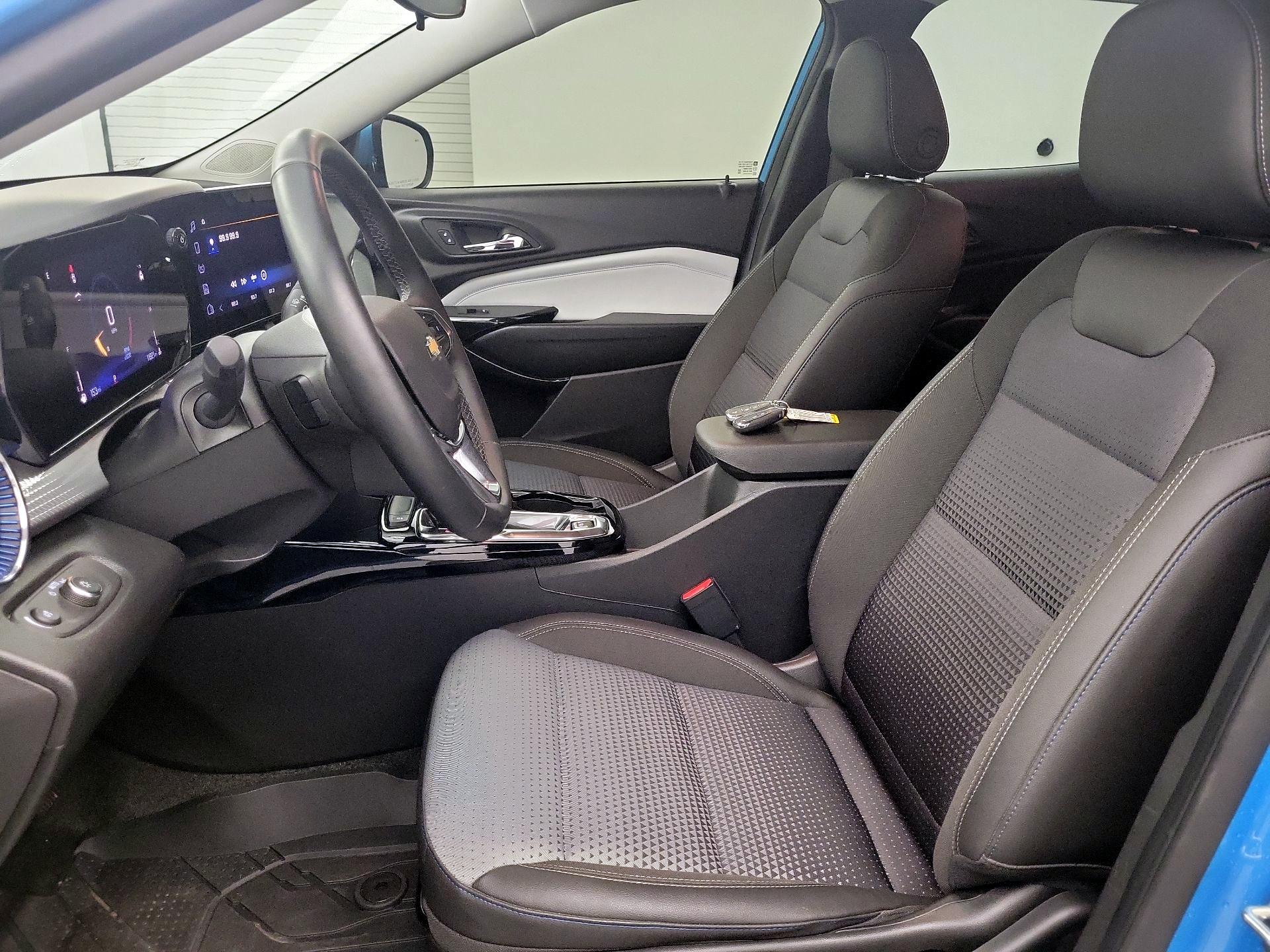 Thumbnail: 2025 Chevrolet Trax - 9