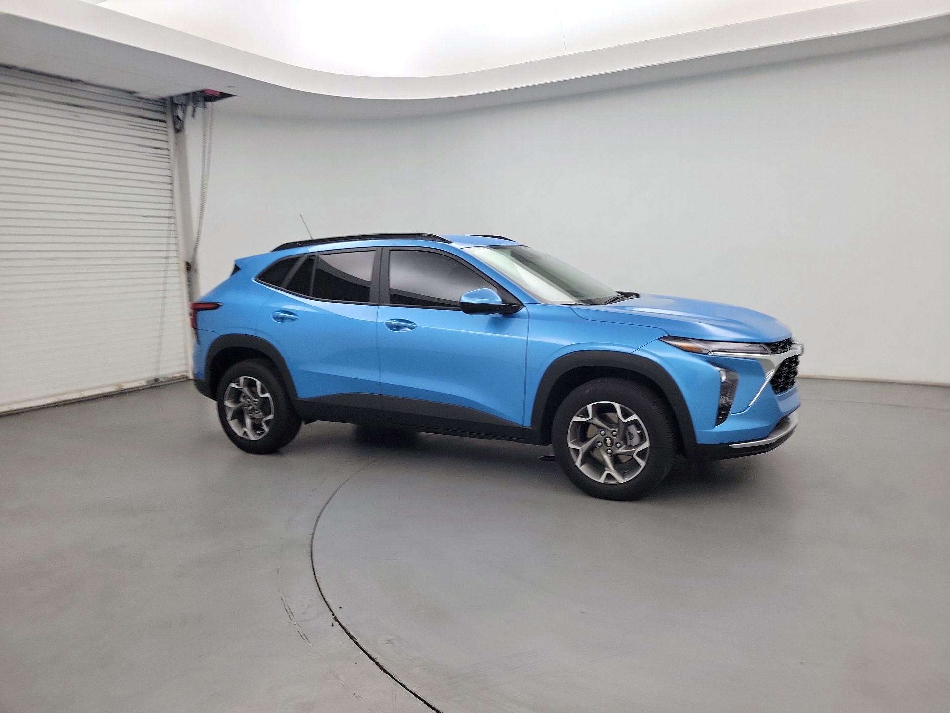 Thumbnail: 2025 Chevrolet Trax - 4