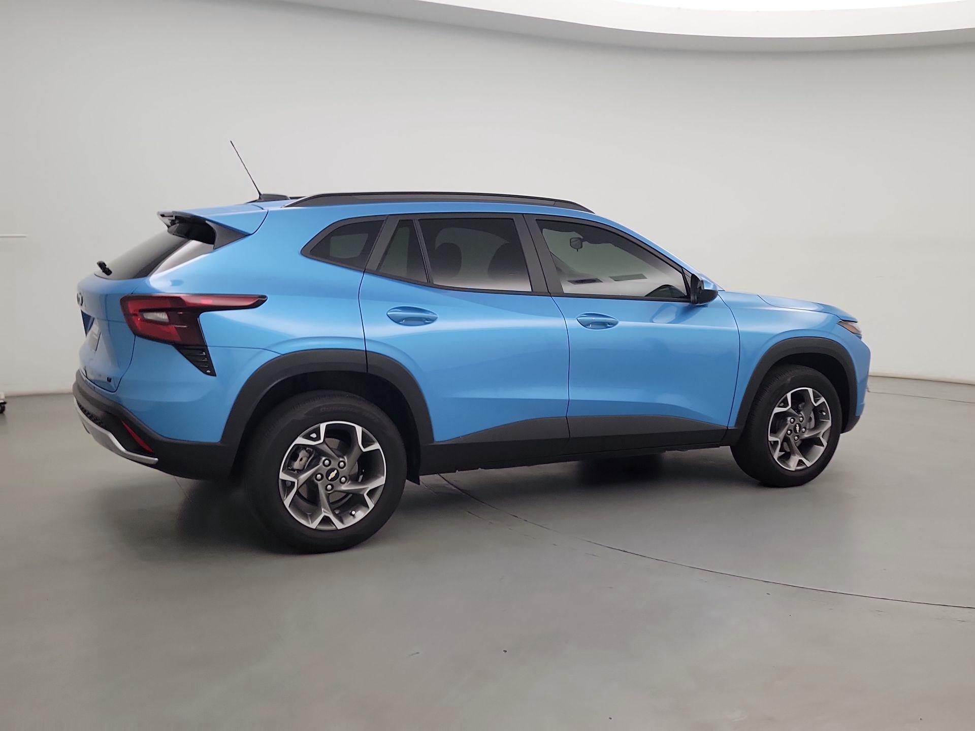 Thumbnail: 2025 Chevrolet Trax - 5