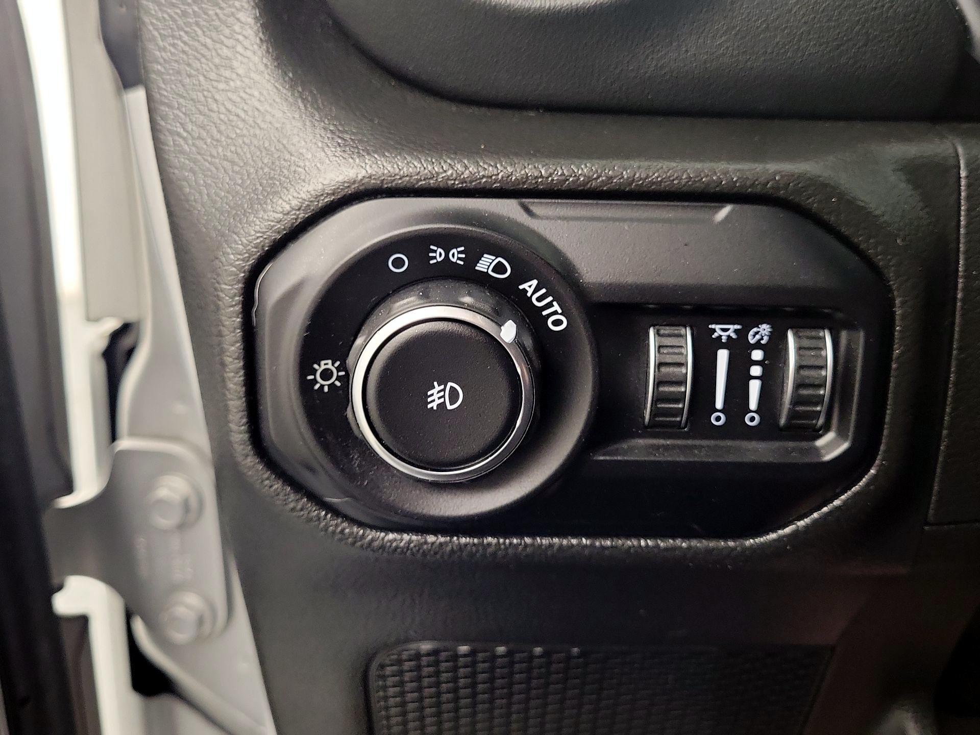 Thumbnail: 2022 Jeep Wrangler - 11