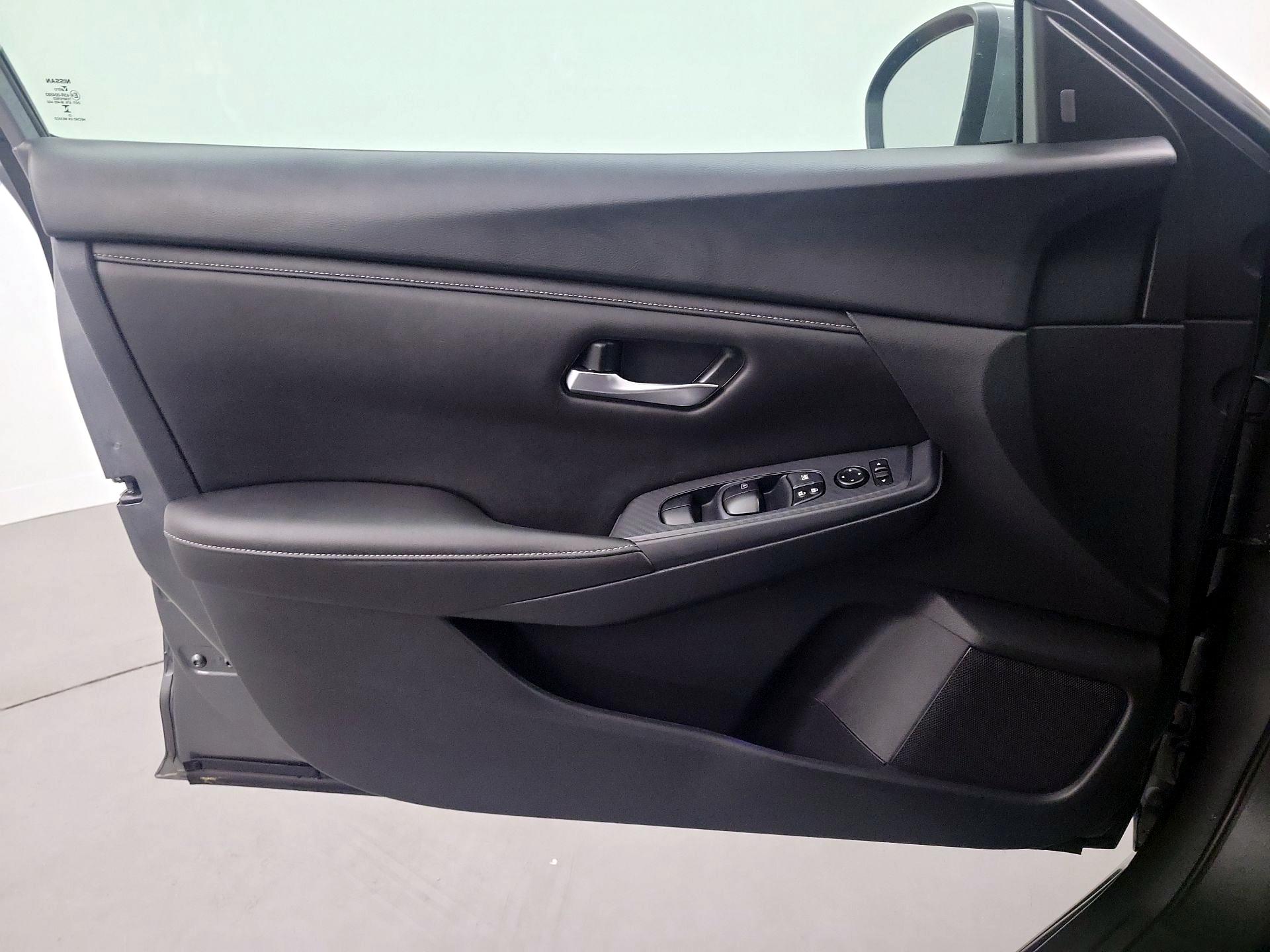 Thumbnail: 2023 Nissan Sentra - 12