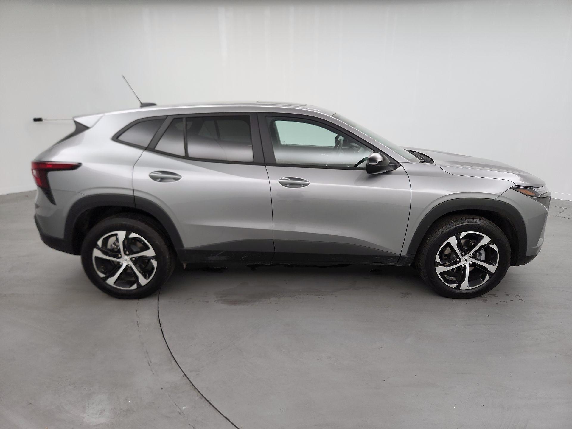 Thumbnail: 2025 Chevrolet Trax - 4