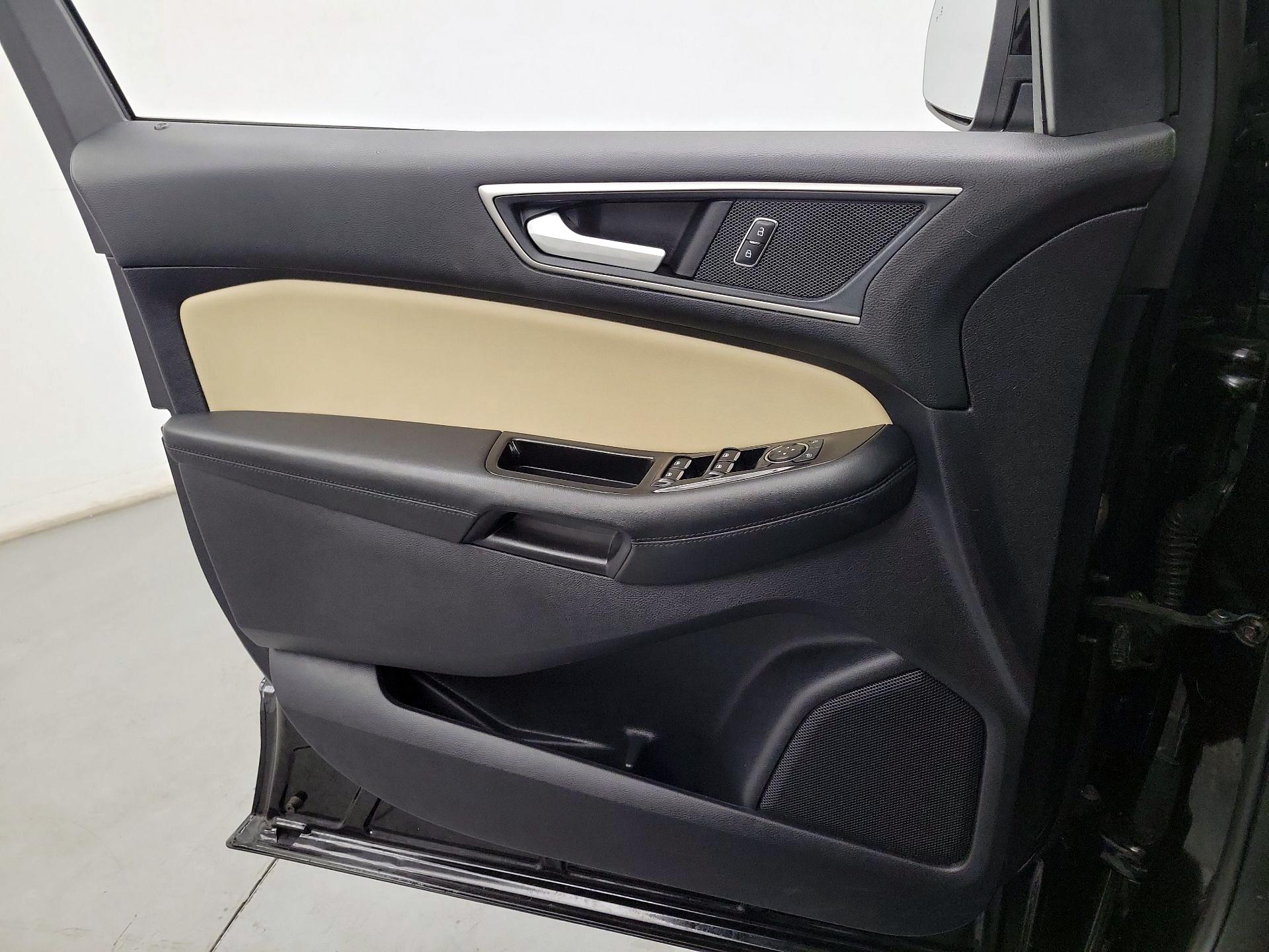 Thumbnail: 2020 Ford Edge - 10