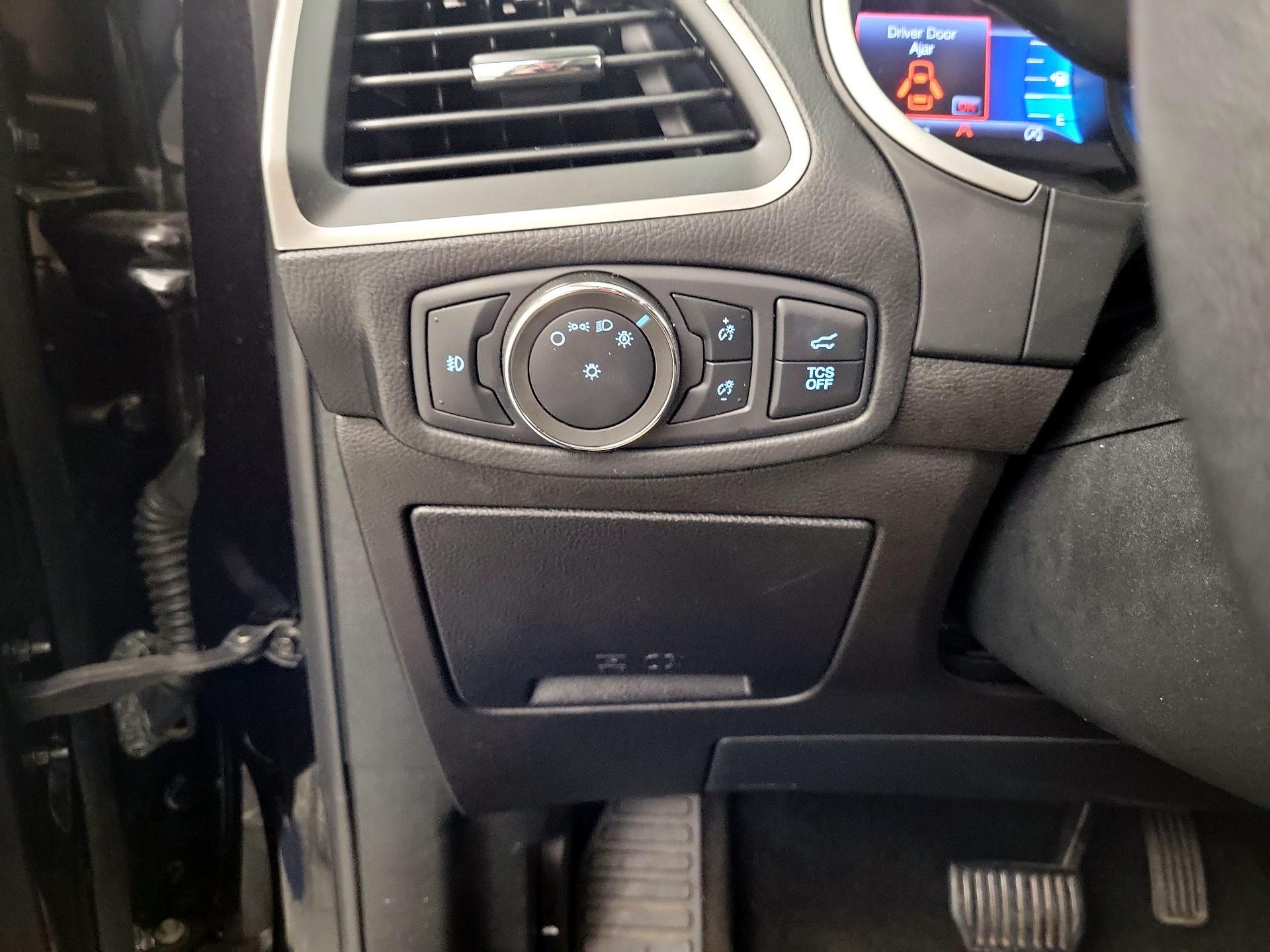 Thumbnail: 2020 Ford Edge - 11
