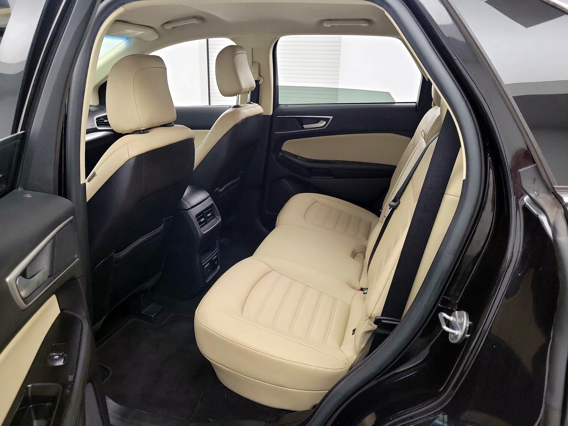 Thumbnail: 2020 Ford Edge - 18