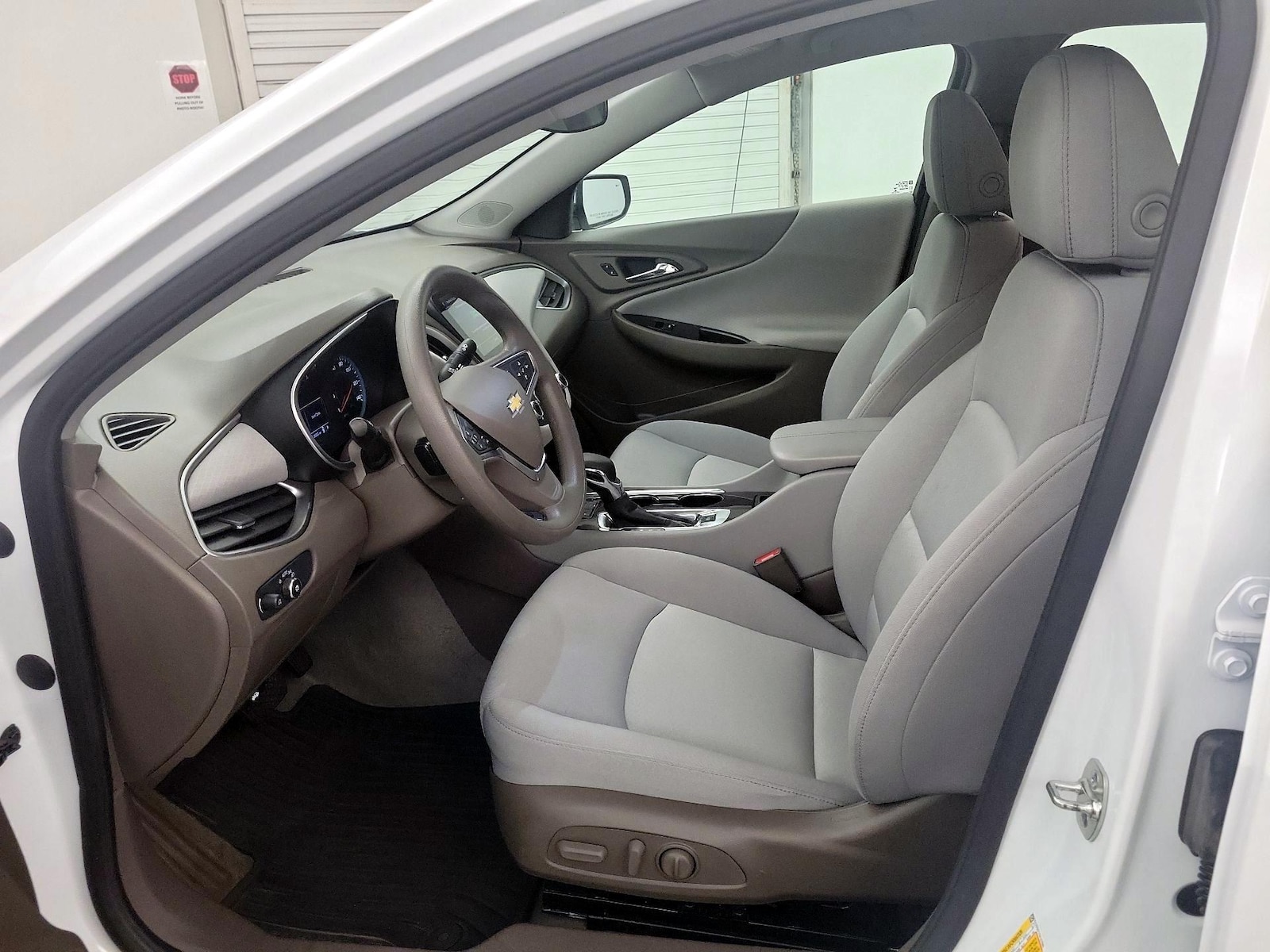 2025 Chevrolet Malibu 1LT - Photo 10