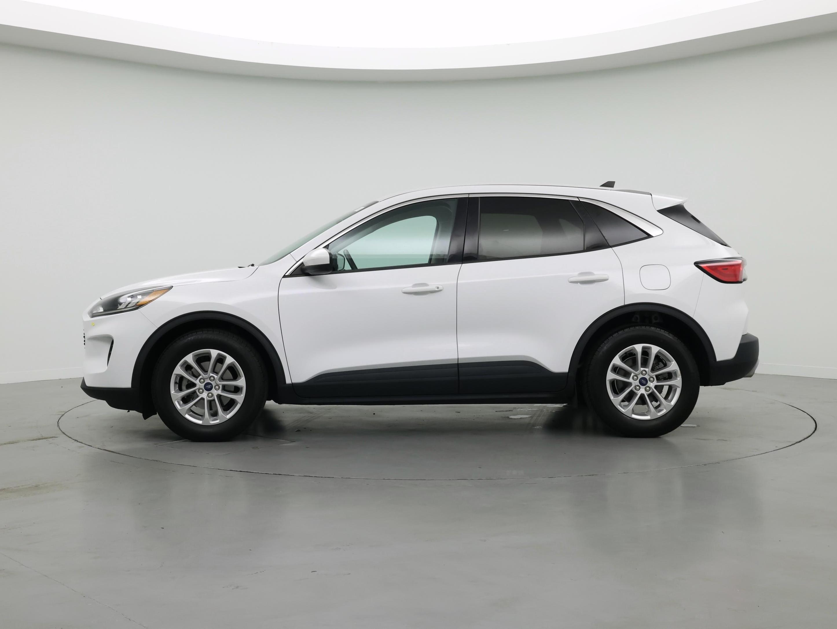 Thumbnail: 2021 Ford Escape - 3