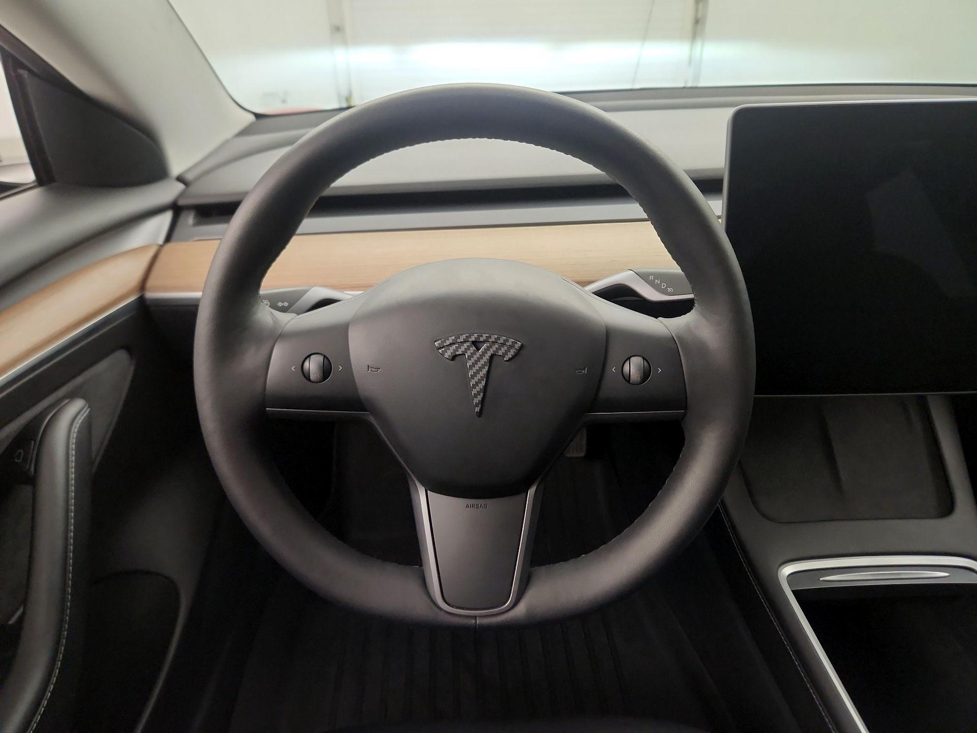 Thumbnail: 2021 Tesla Model 3 - 10