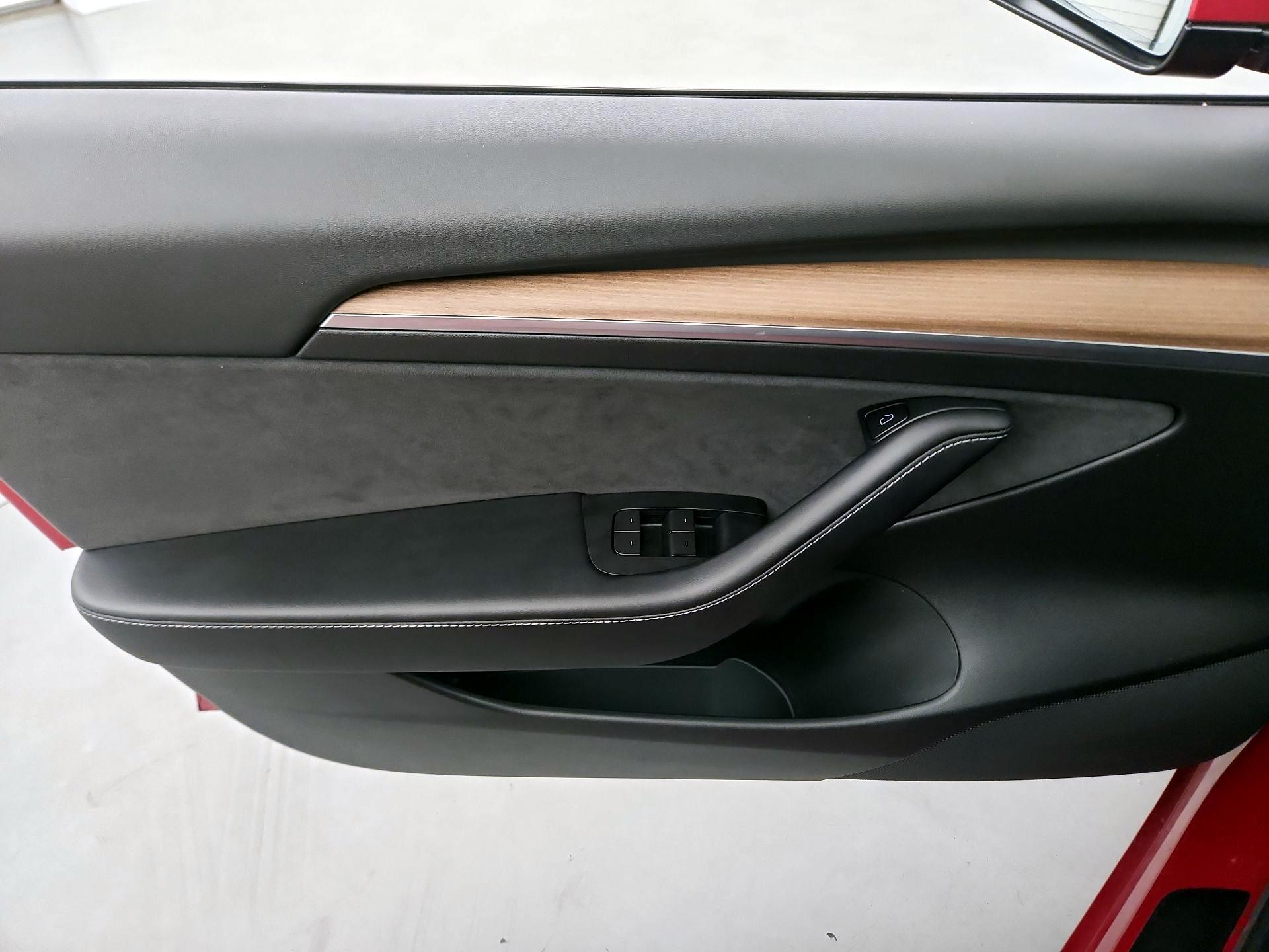 Thumbnail: 2021 Tesla Model 3 - 12