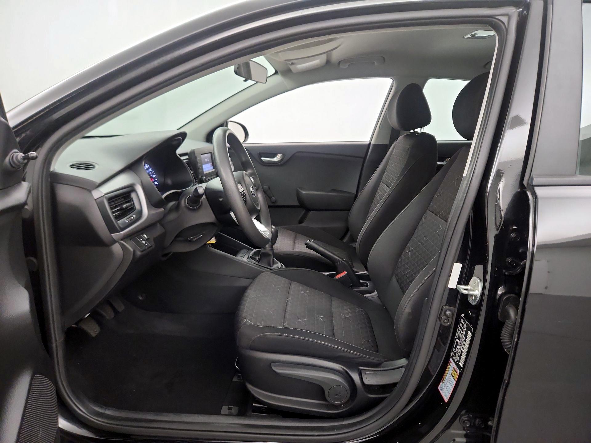 Thumbnail: 2018 Kia Rio - 11