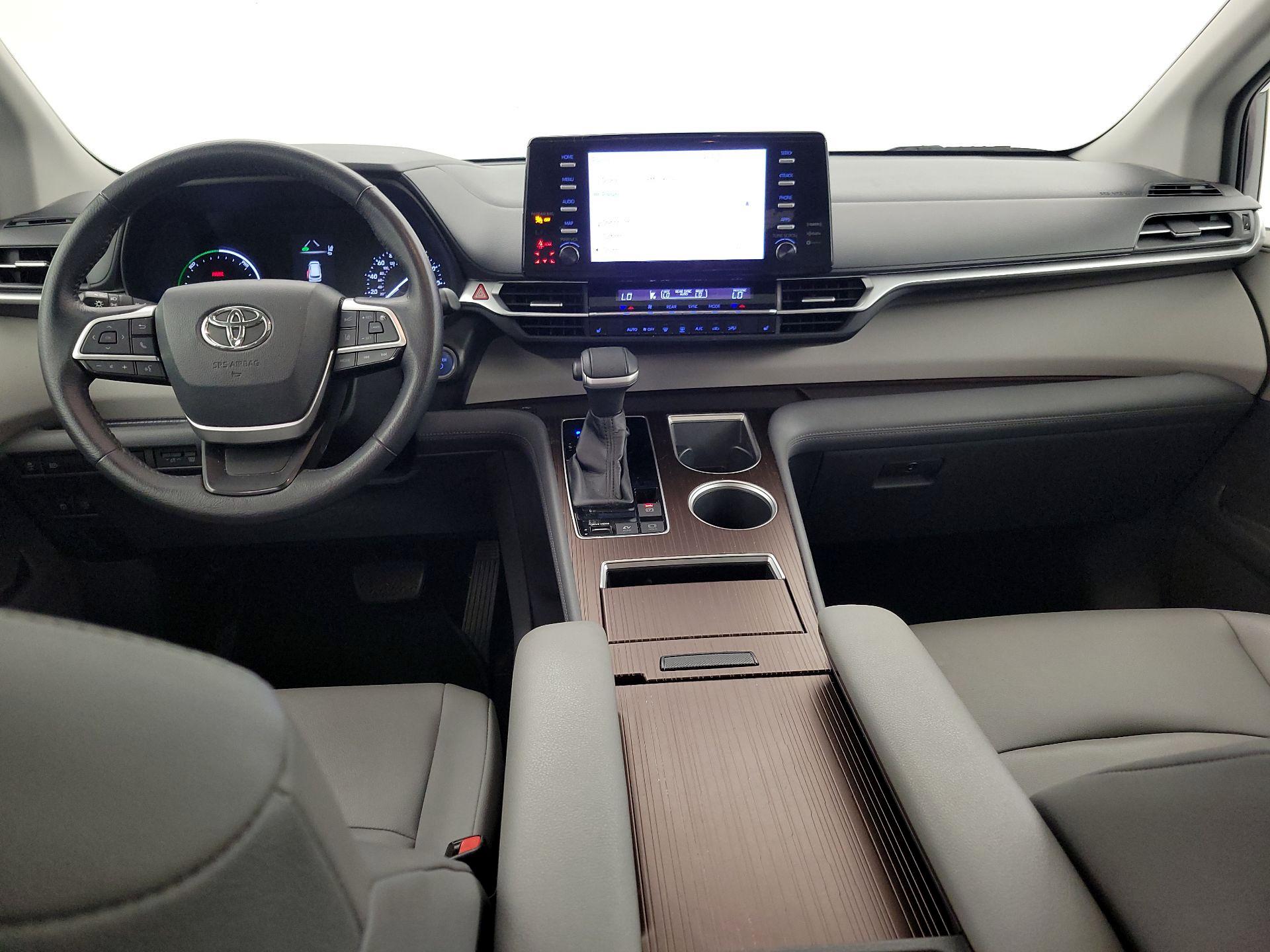 Thumbnail: 2021 Toyota Sienna - 9