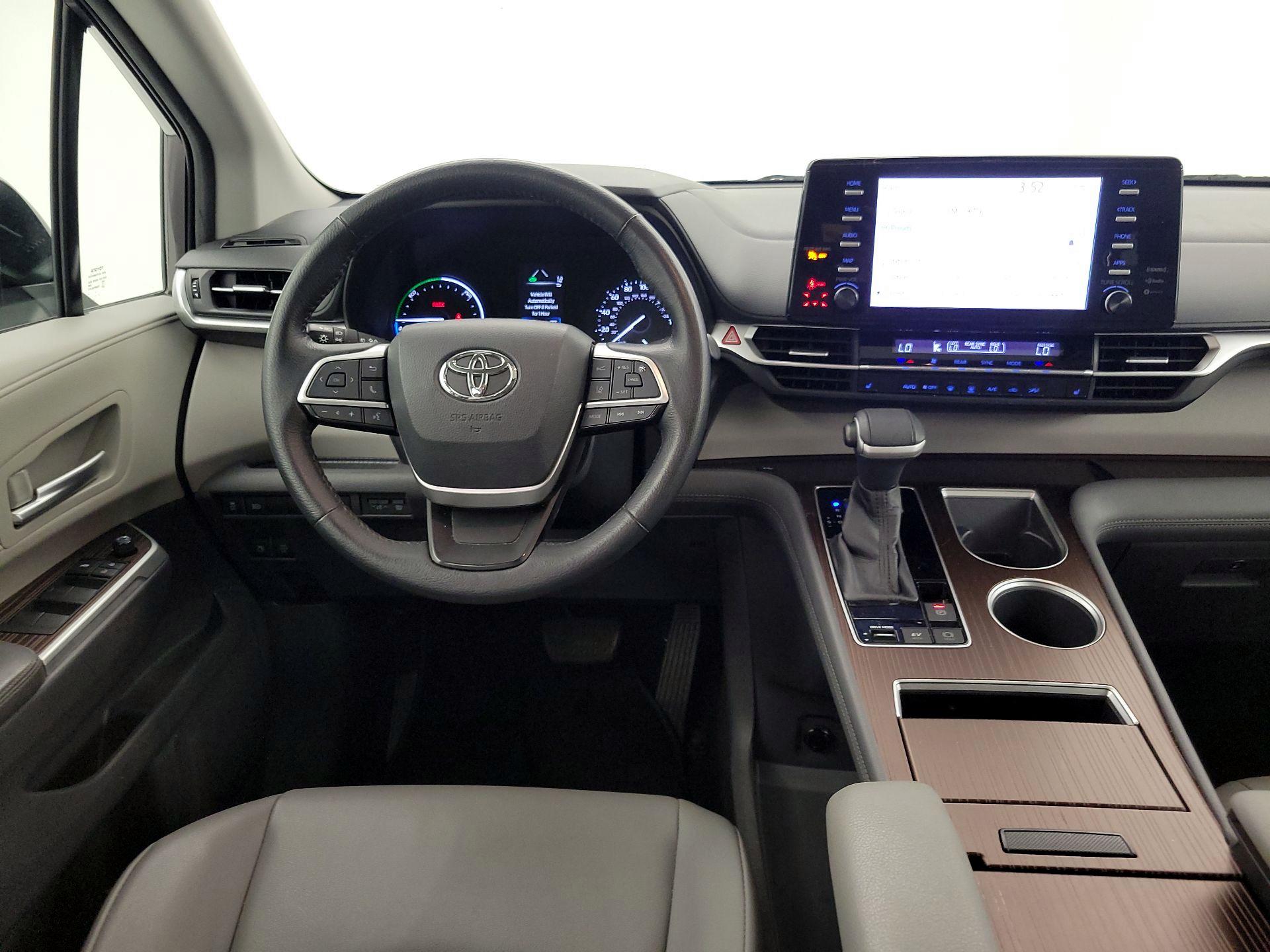 Thumbnail: 2021 Toyota Sienna - 10