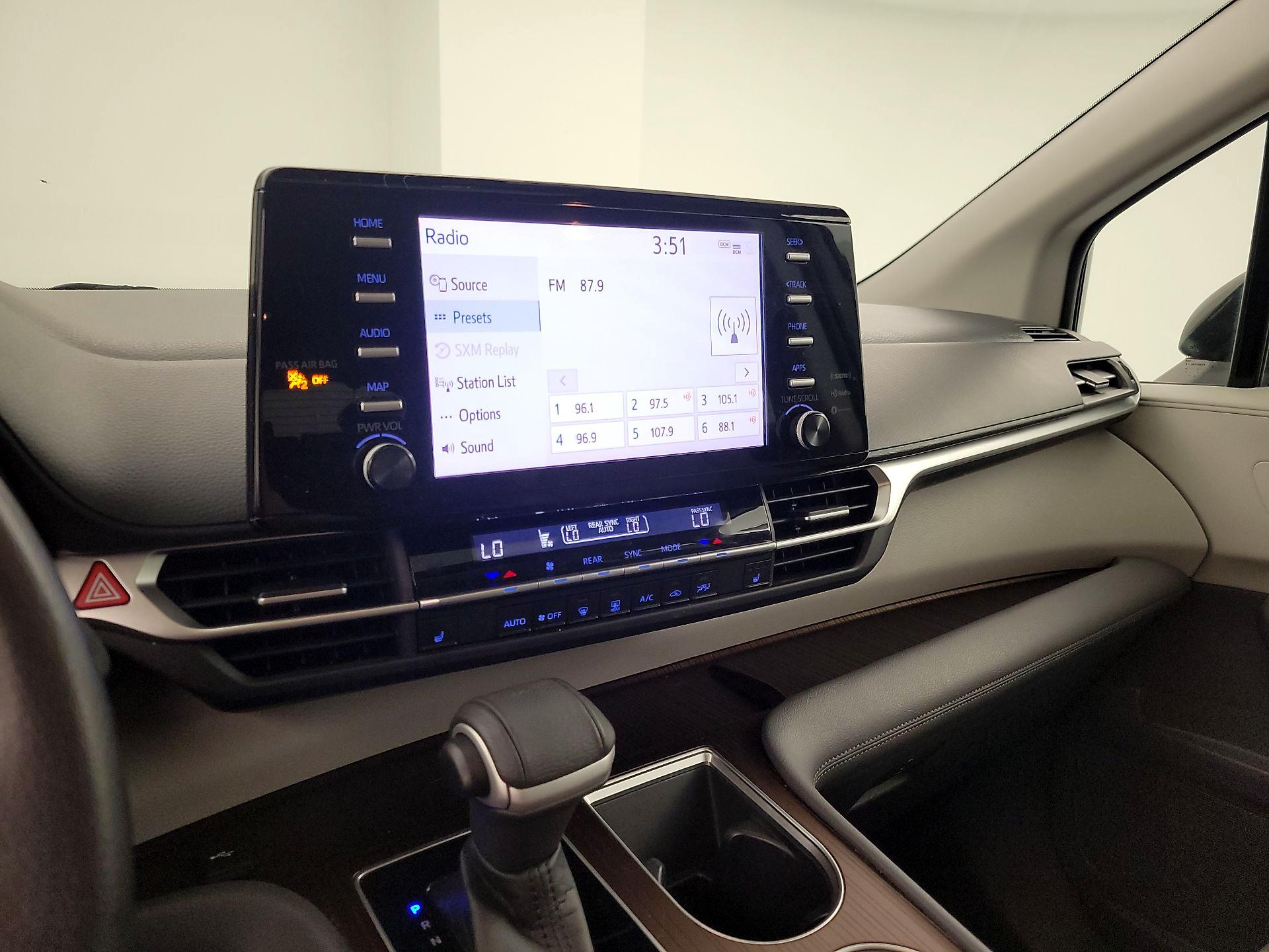 Thumbnail: 2021 Toyota Sienna - 15