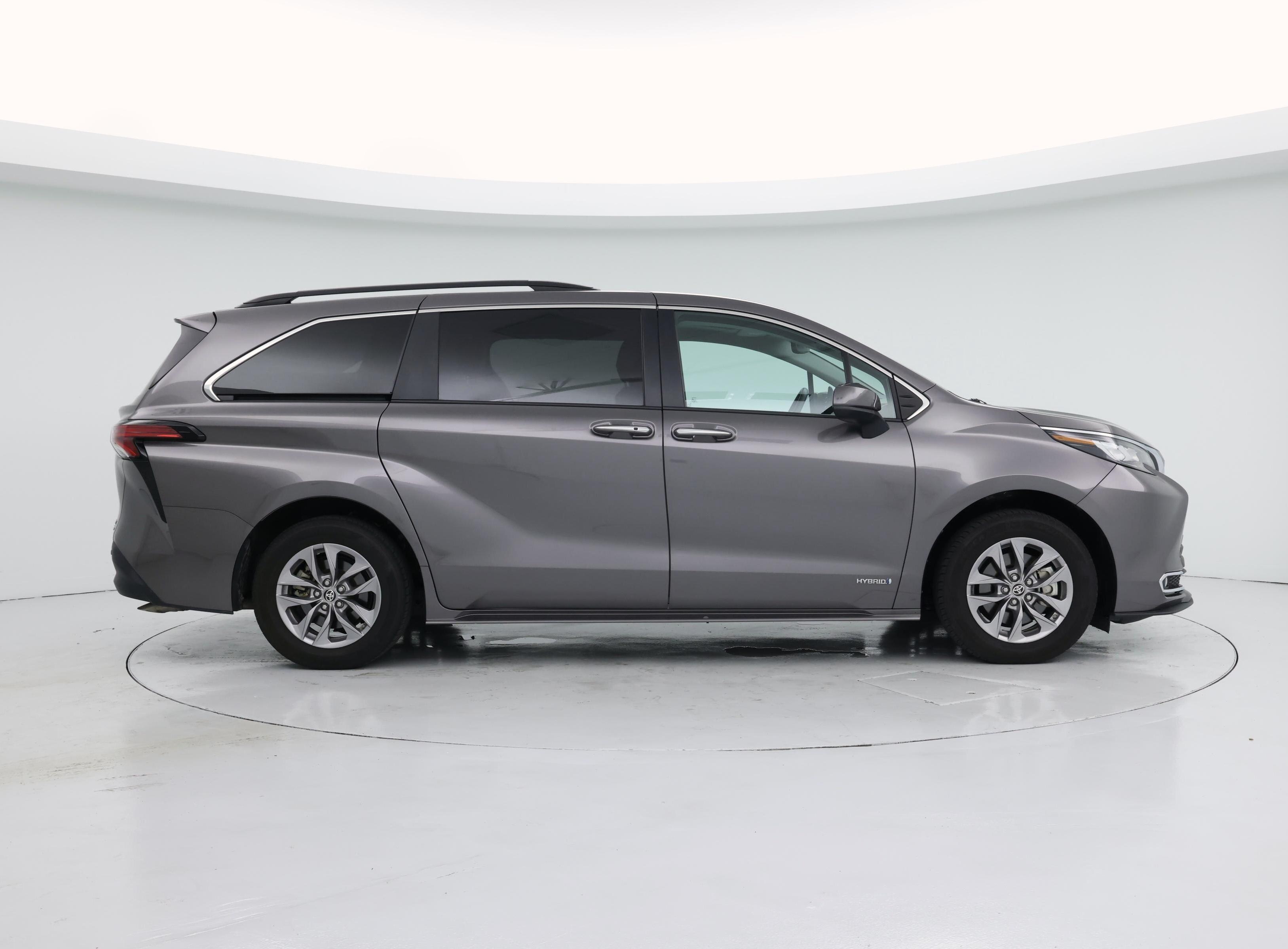 Thumbnail: 2021 Toyota Sienna - 7