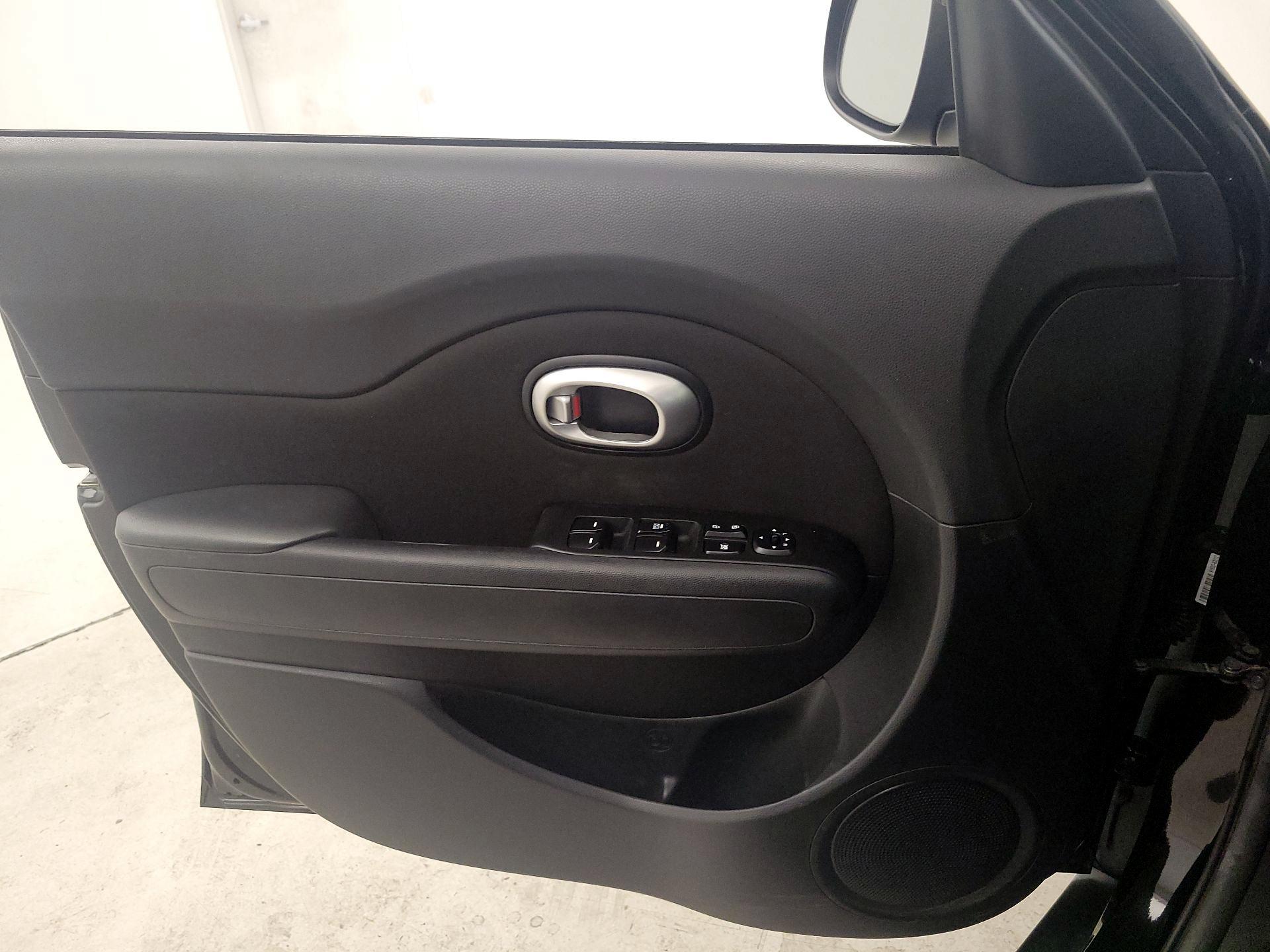Thumbnail: 2016 Kia Soul - 12