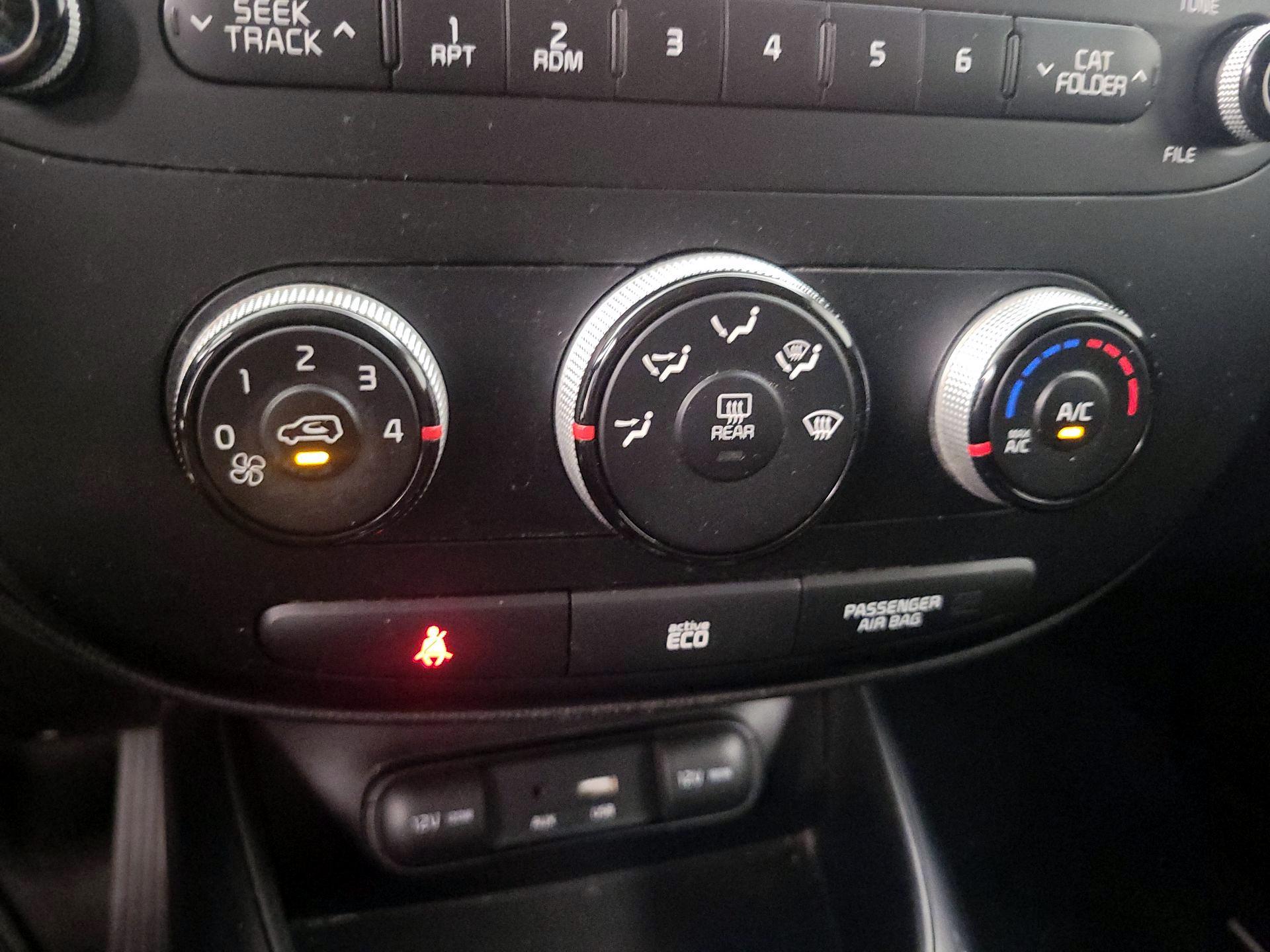 Thumbnail: 2016 Kia Soul - 16