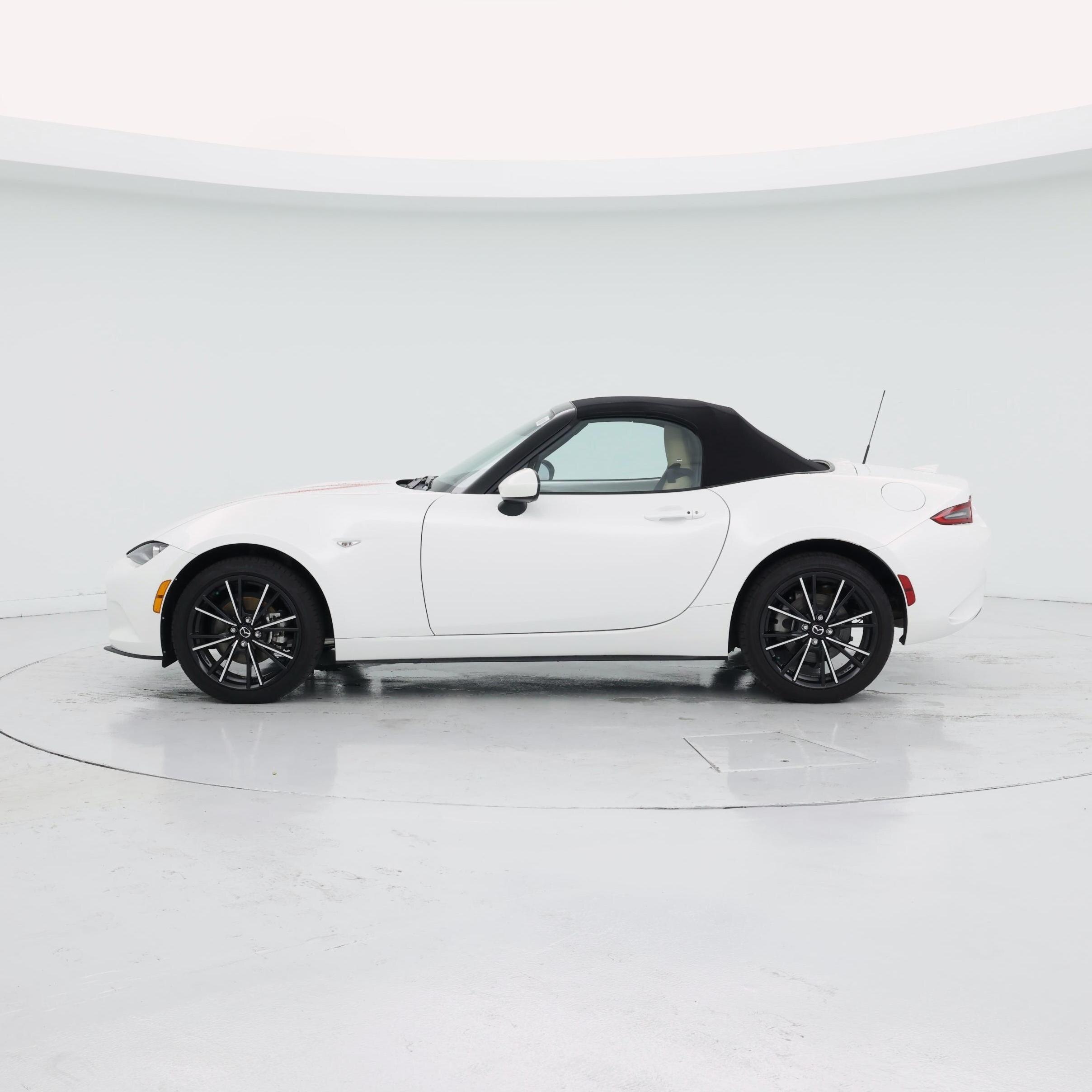 Thumbnail: 2025 Mazda MX-5 Miata - 3