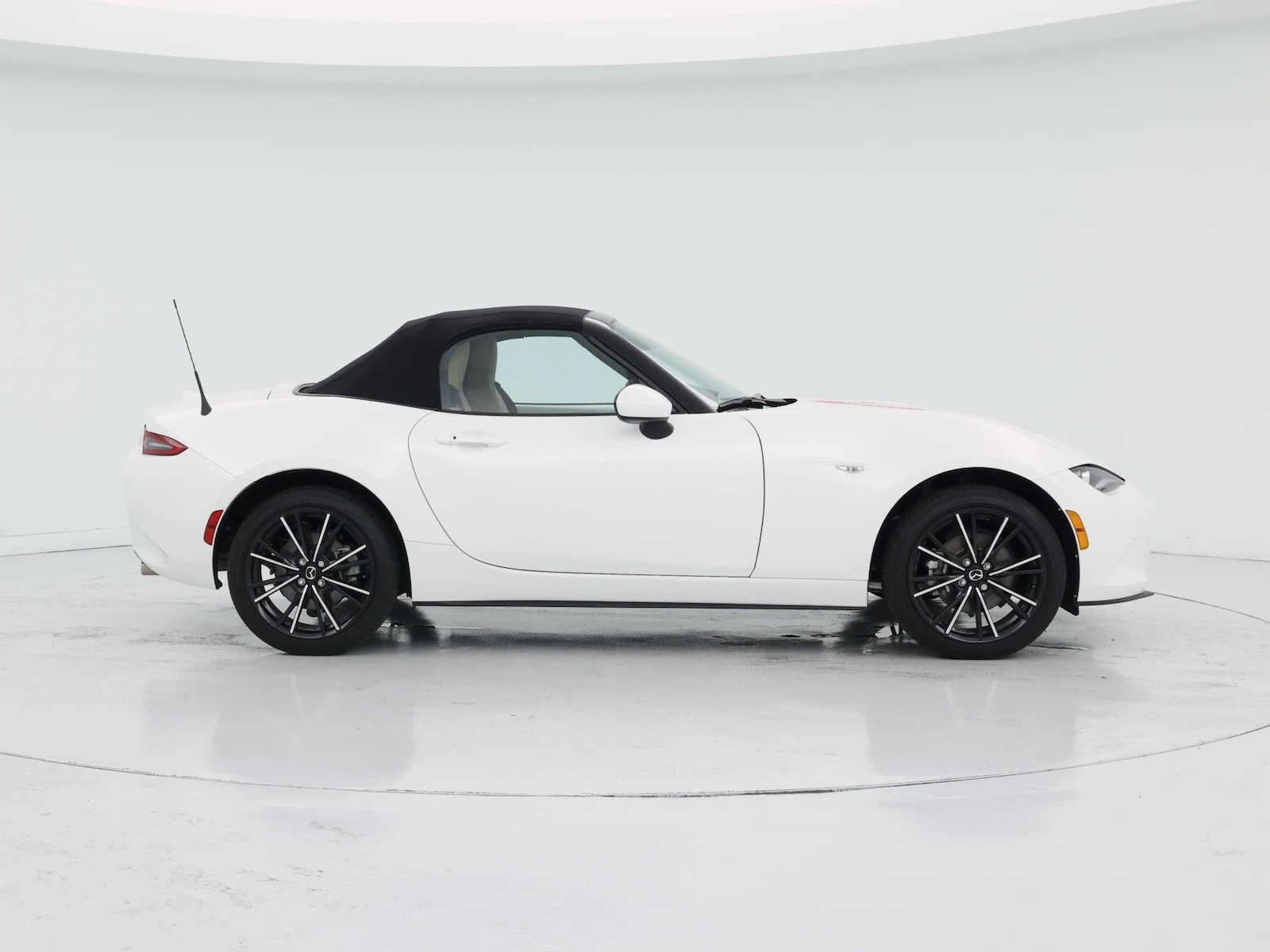 2025 Mazda MX-5 Miata Grand Touring - Photo 8
