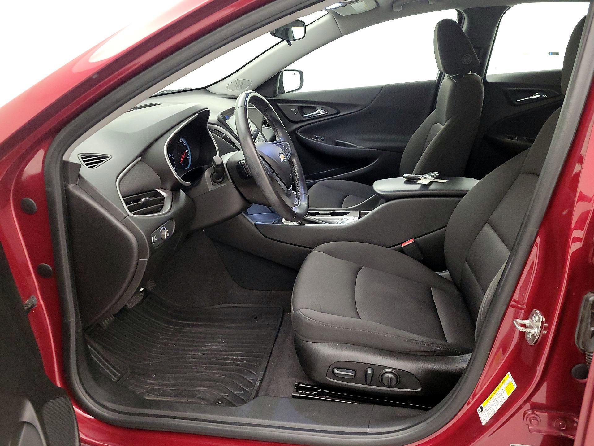 Thumbnail: 2019 Chevrolet Malibu - 11
