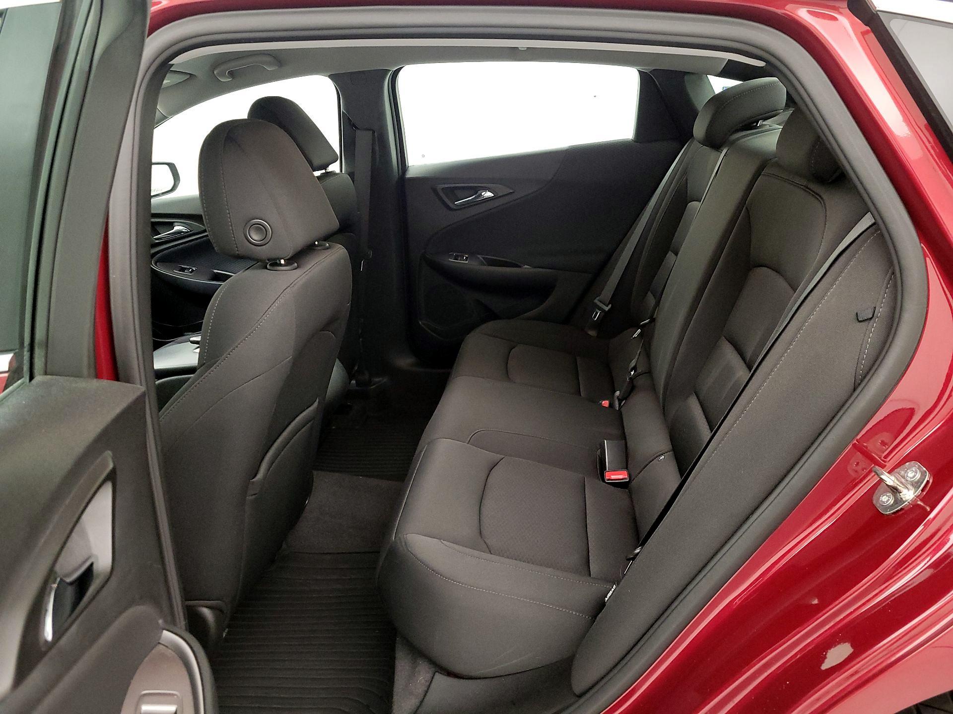 Thumbnail: 2019 Chevrolet Malibu - 19